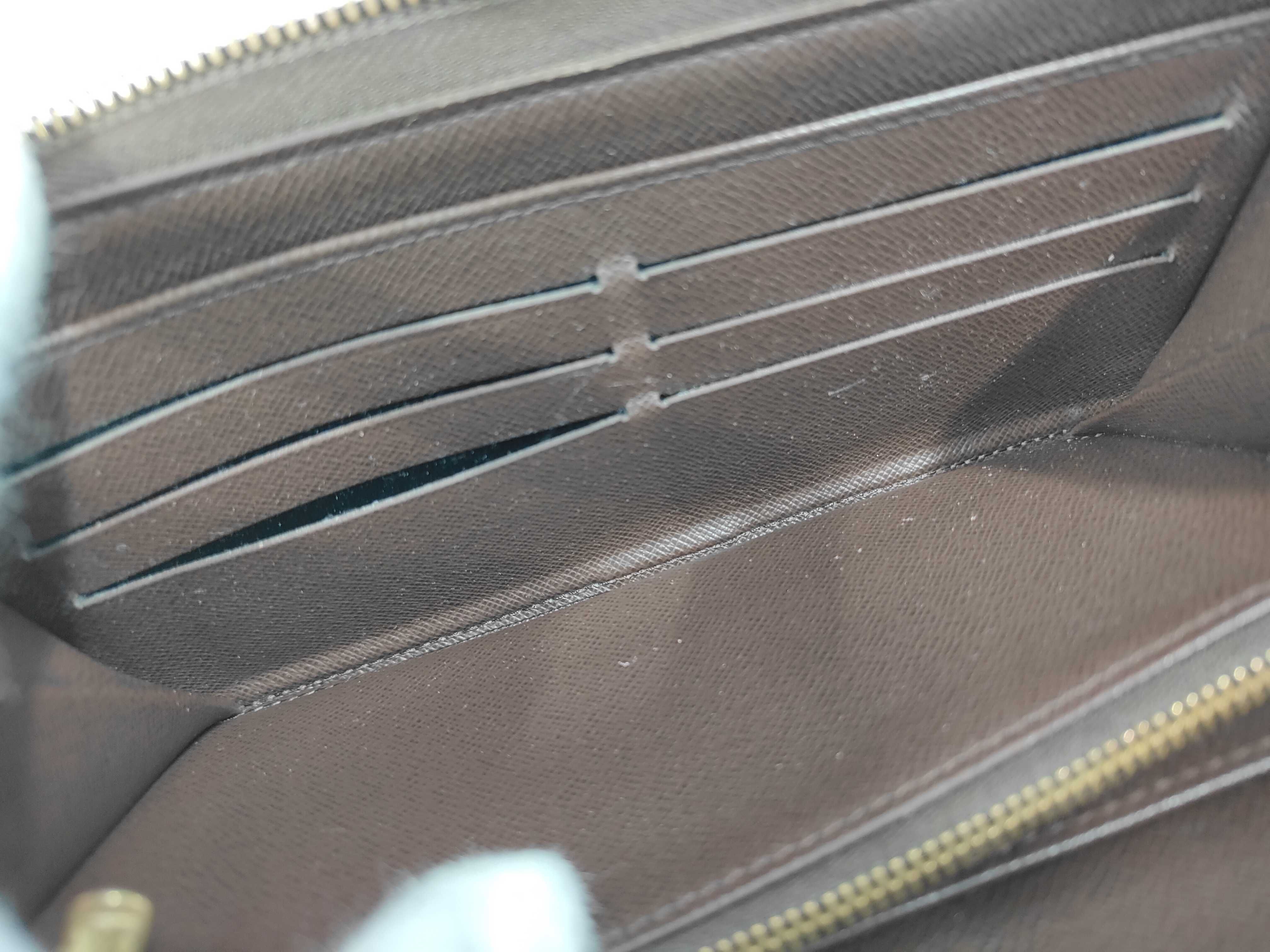 Organizer Wallet, Zipper Broken — view 9