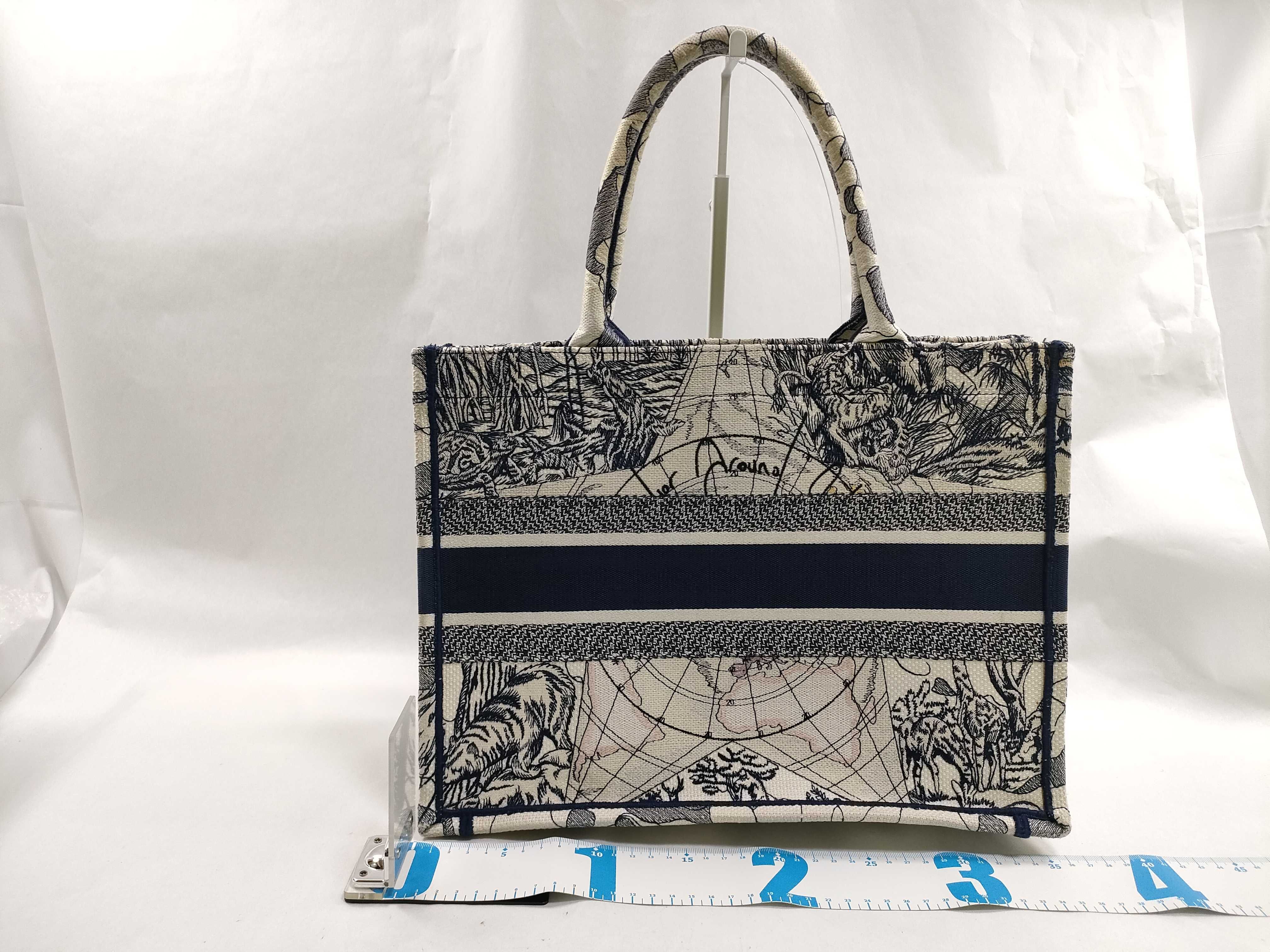 Book Tote Medium Canvas Tote Bag White x Navy Tote Bag — view 2