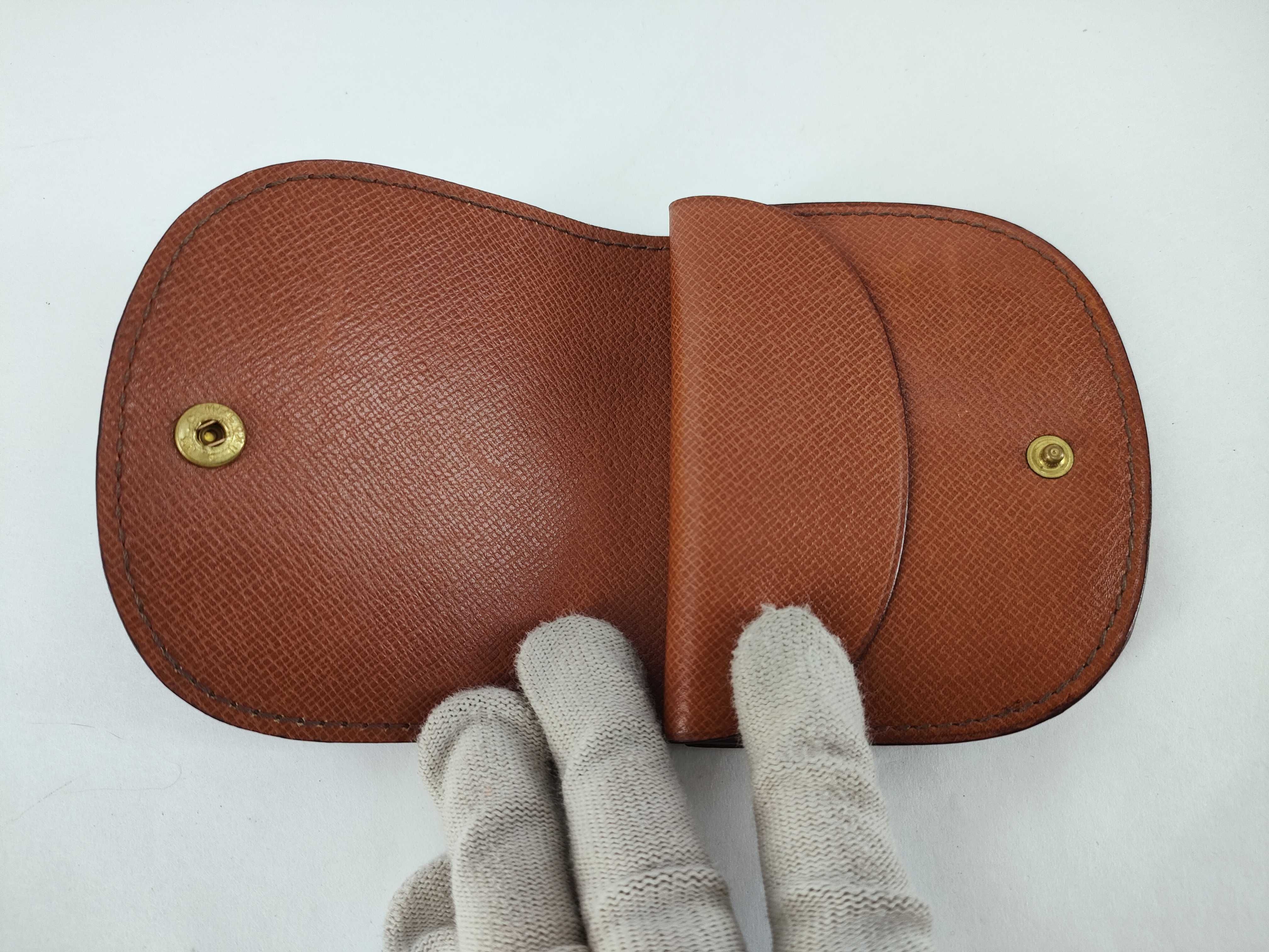 Monogram M61970 Portemonnaie Coin Case — view 9