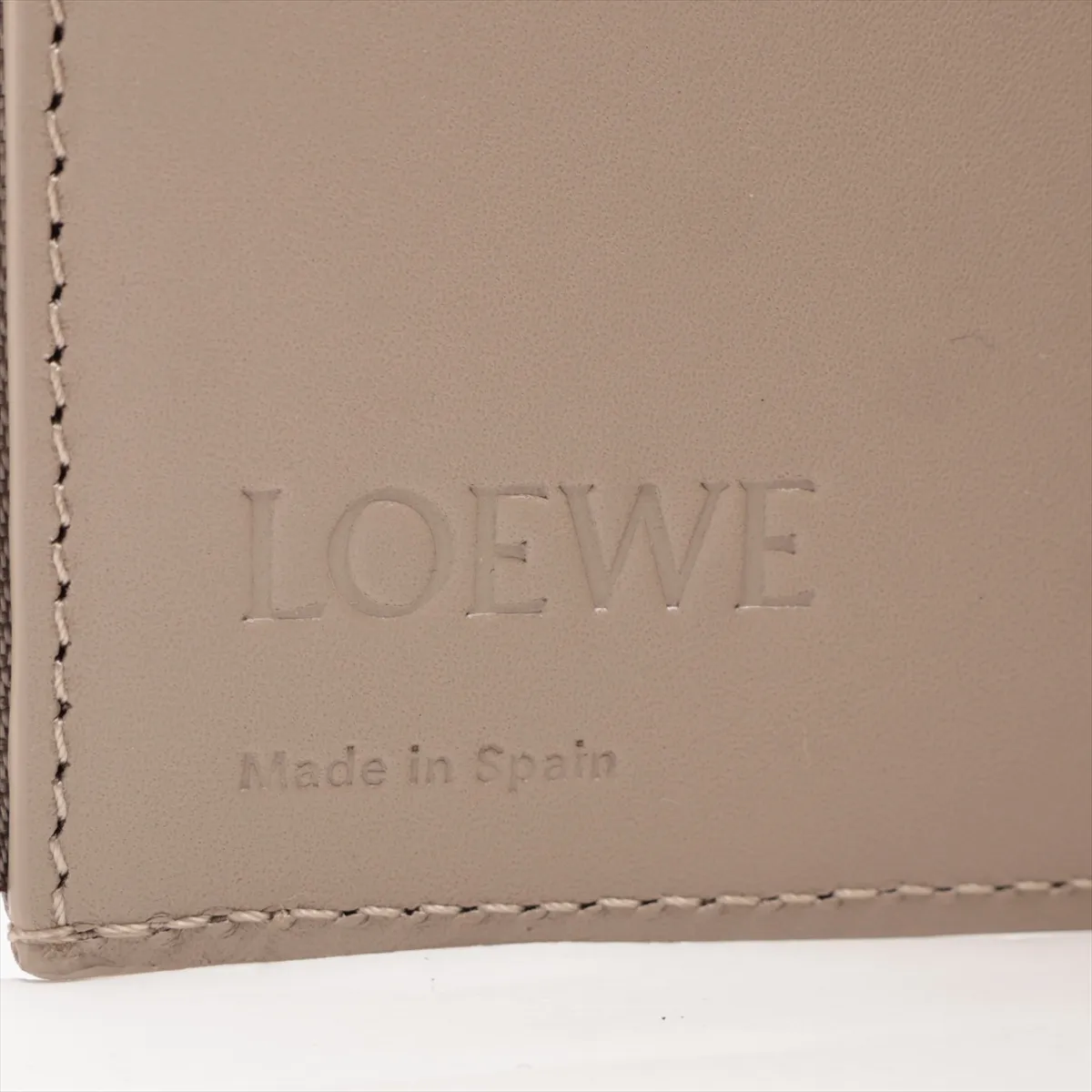 Vertical Anagram Small Vertical Wallet Leather Compact Wallet Beige — view 7