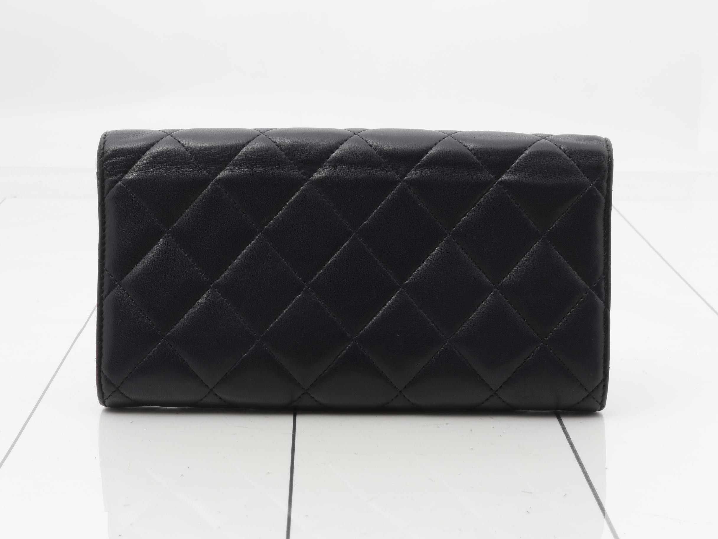 wallet — view 2