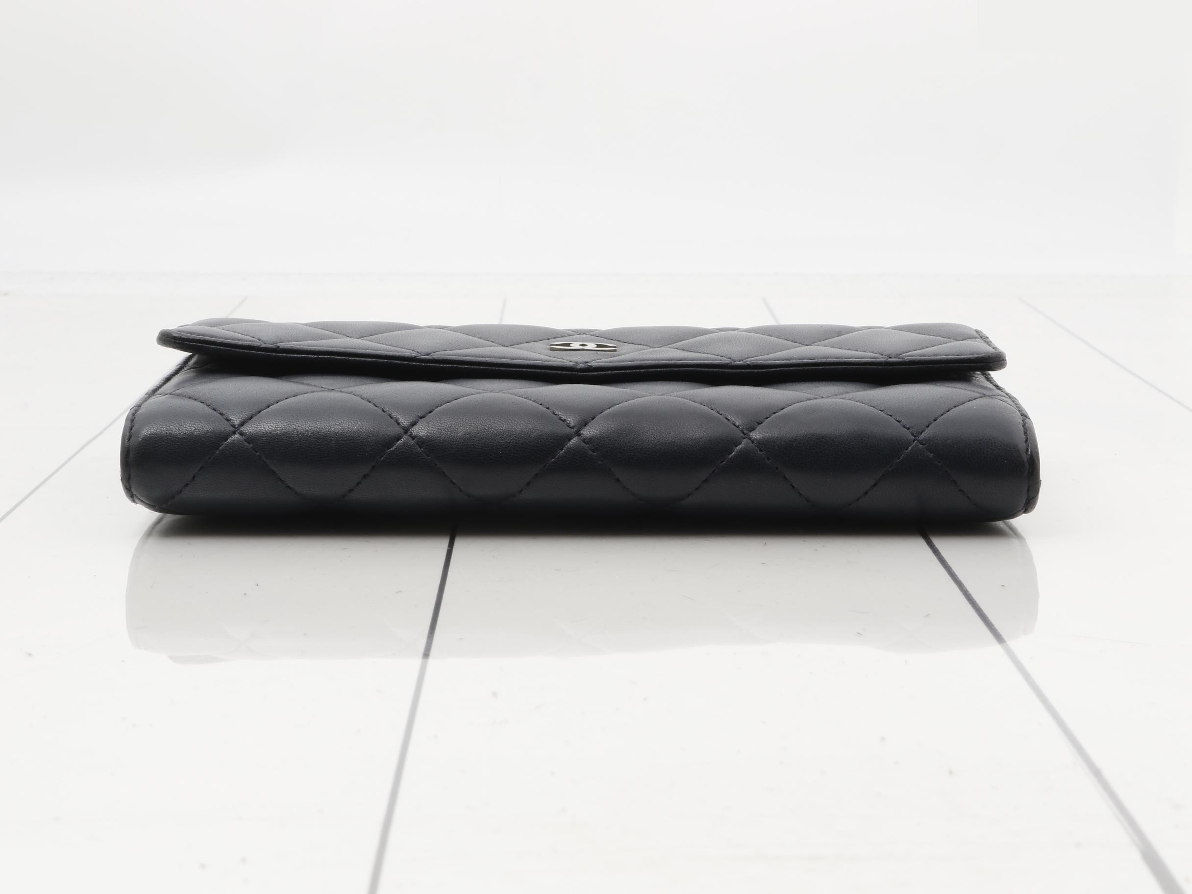 wallet — view 3