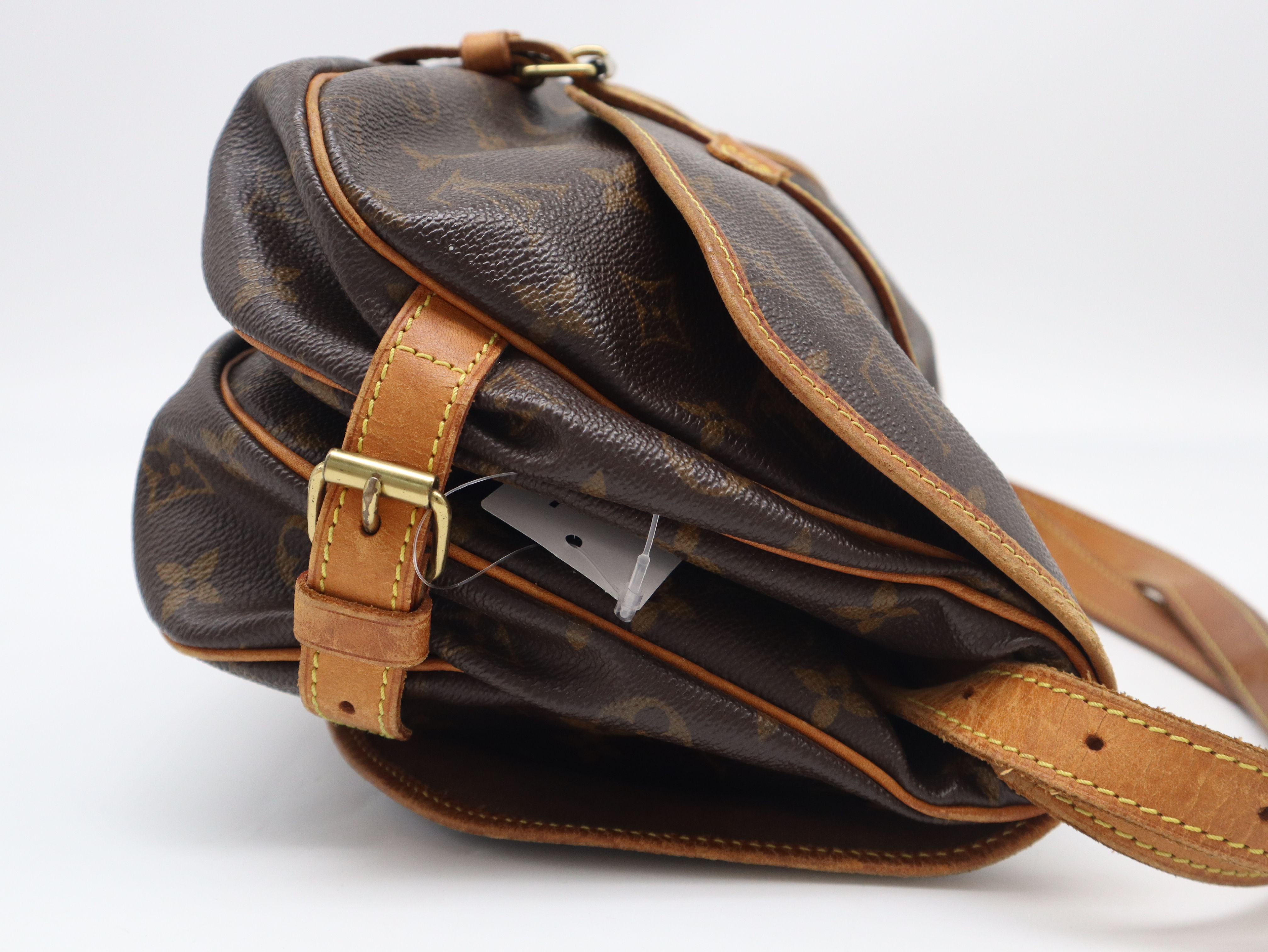 M42256 Monogram Saumur 30 Shoulder Bag — view 4