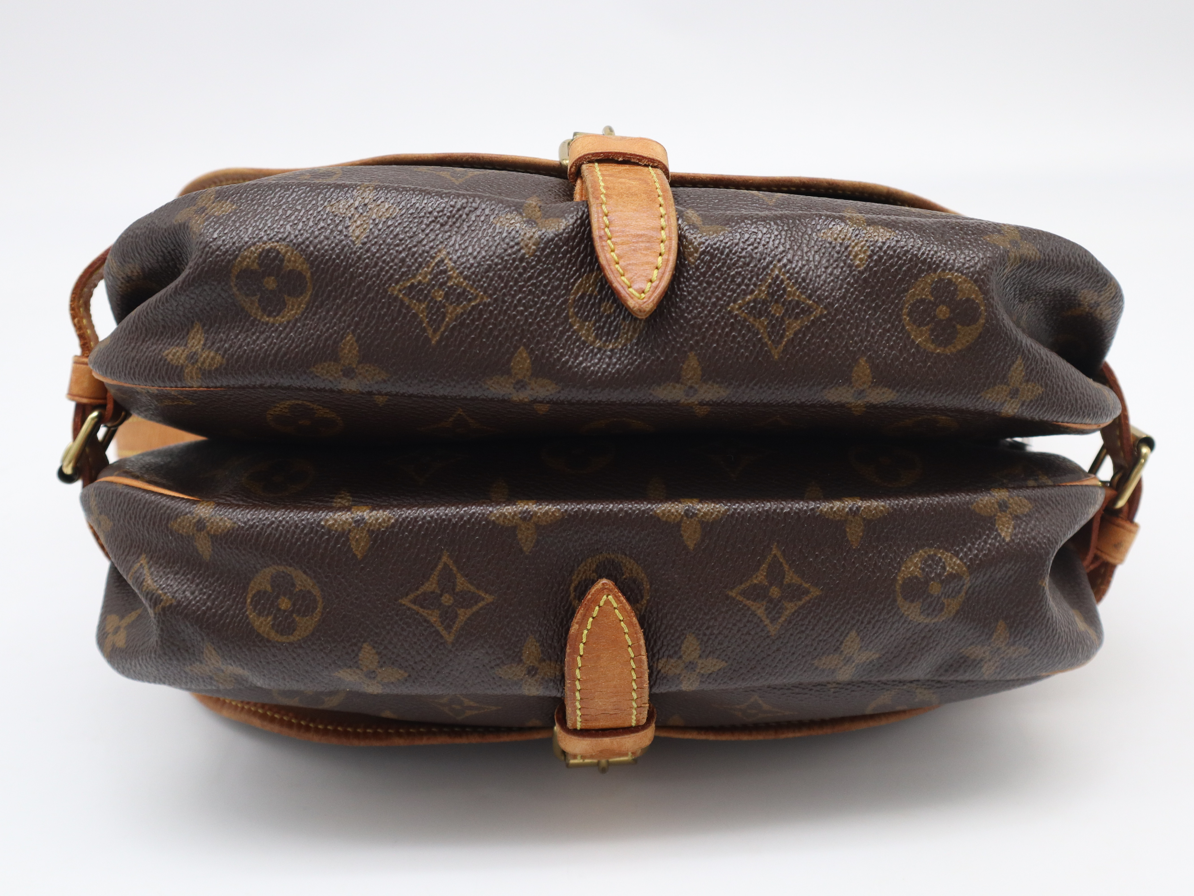 M42256 Monogram Saumur 30 Shoulder Bag — view 5