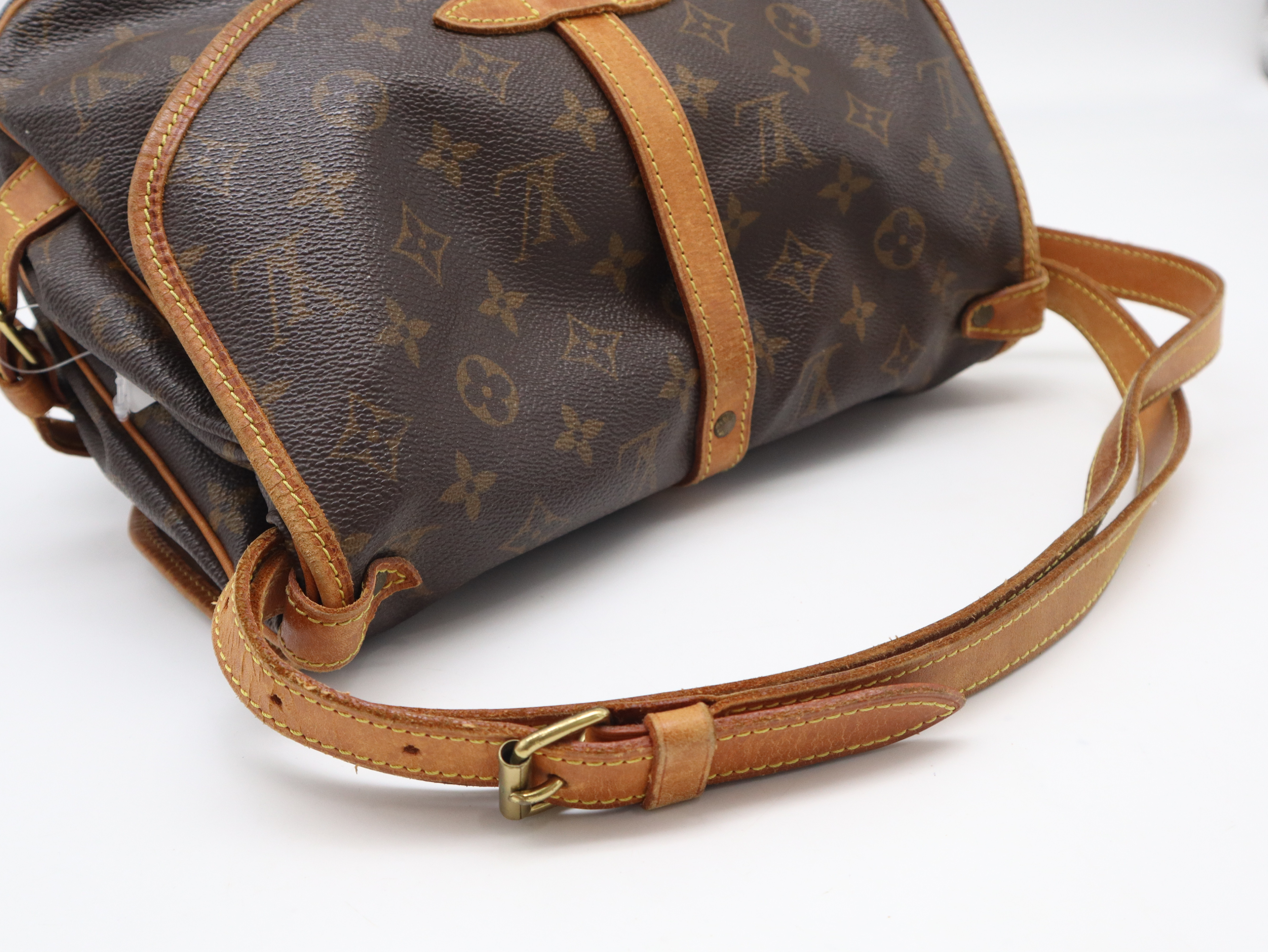 M42256 Monogram Saumur 30 Shoulder Bag — view 6