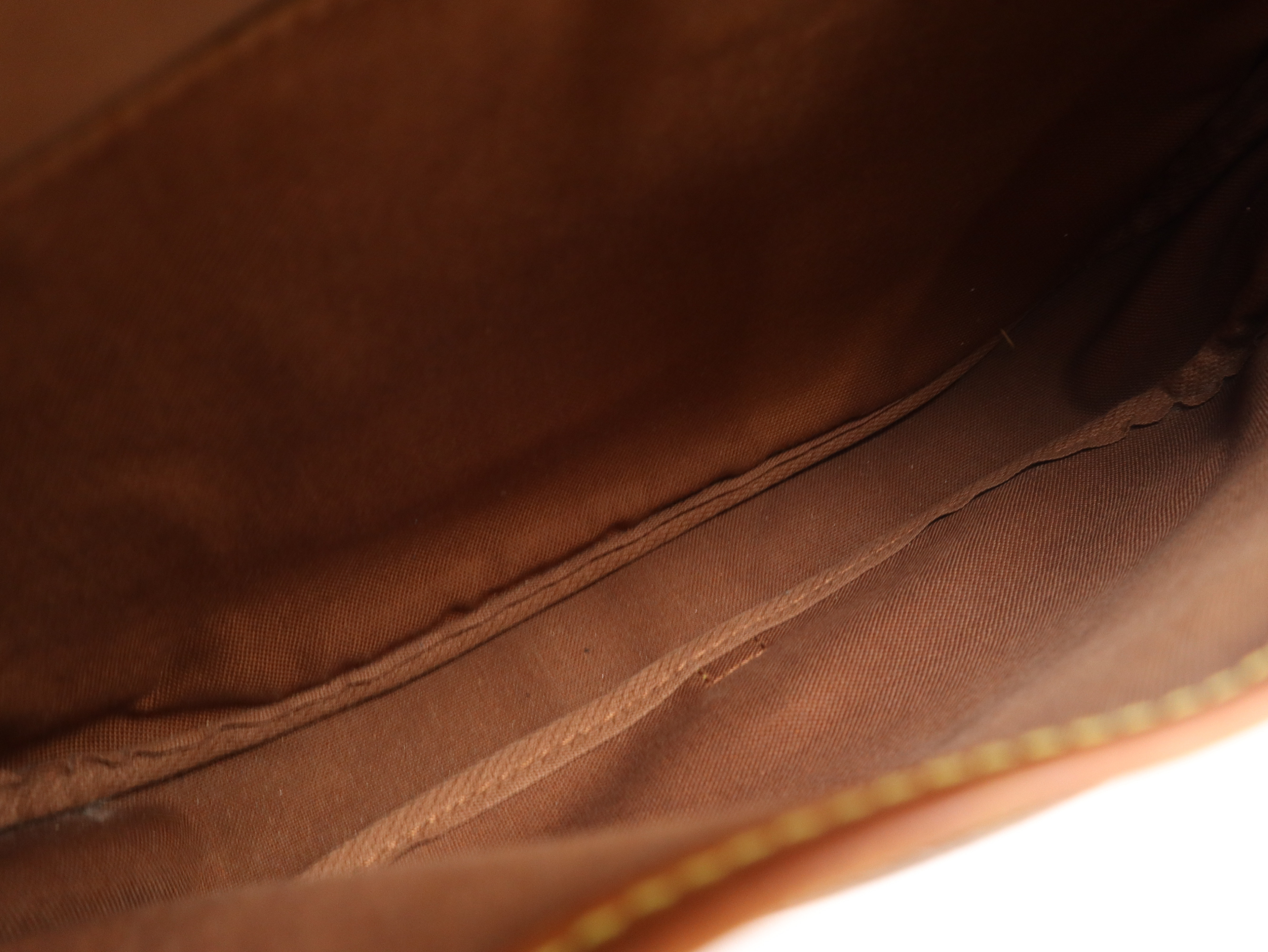 M42256 Monogram Saumur 30 Shoulder Bag — view 9