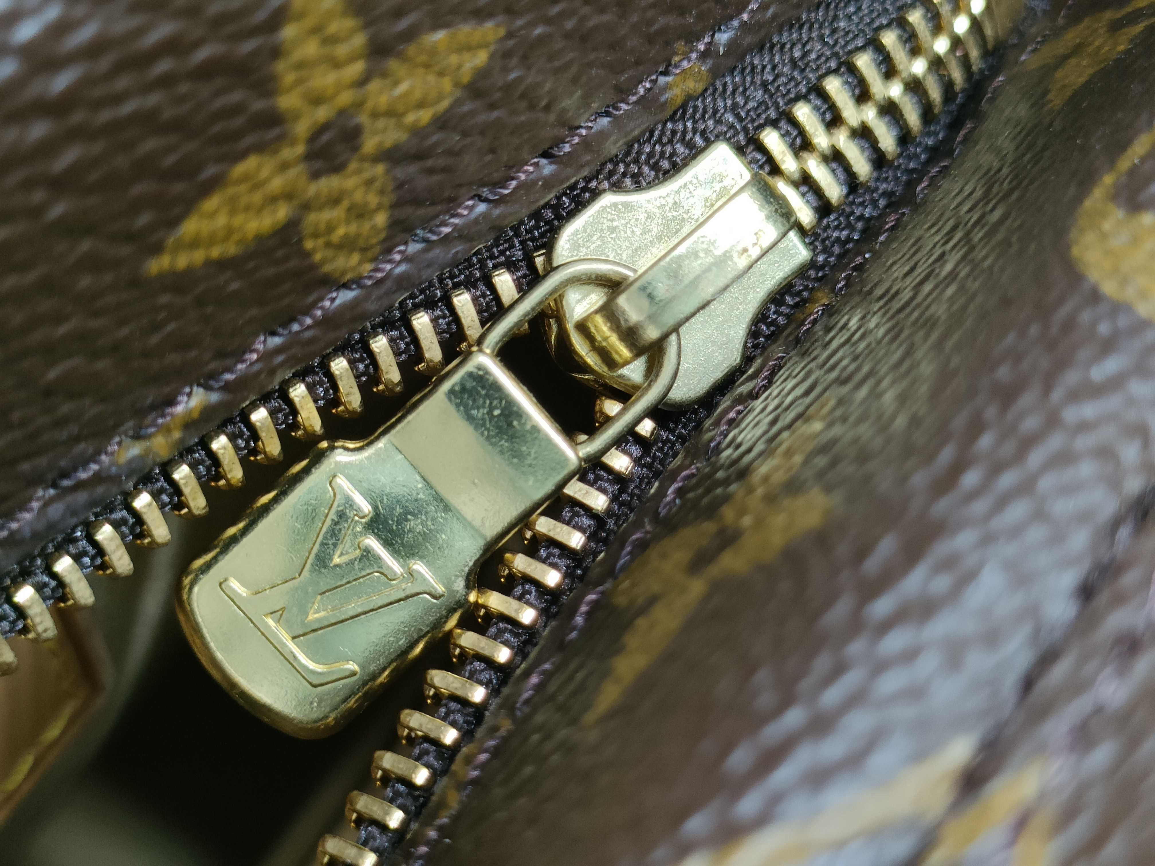 Monogram Louis Vuitton Luco Tote Bag Monogram M51155 Tote Bag — view 14