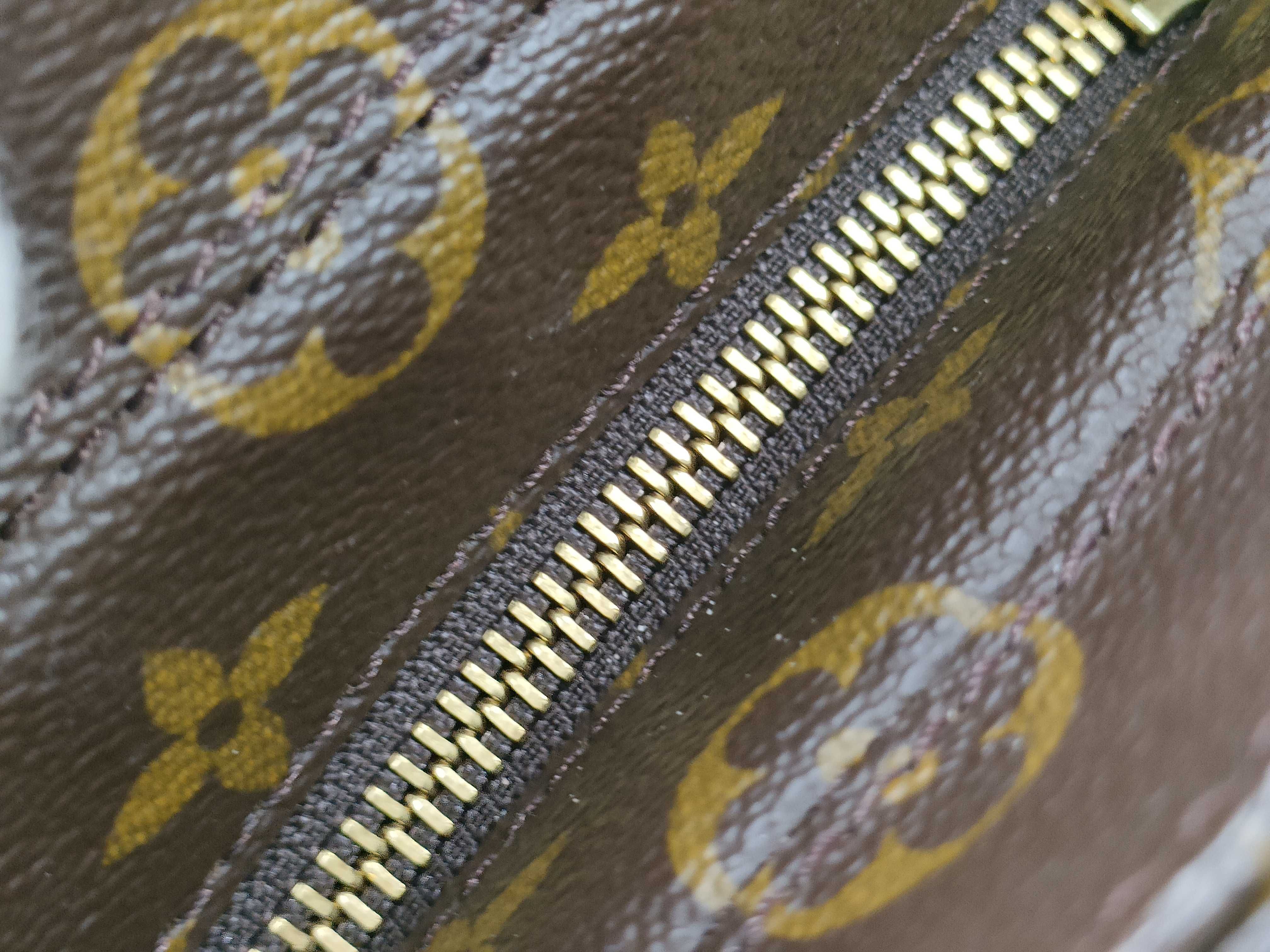 Monogram Louis Vuitton Luco Tote Bag Monogram M51155 Tote Bag — view 8