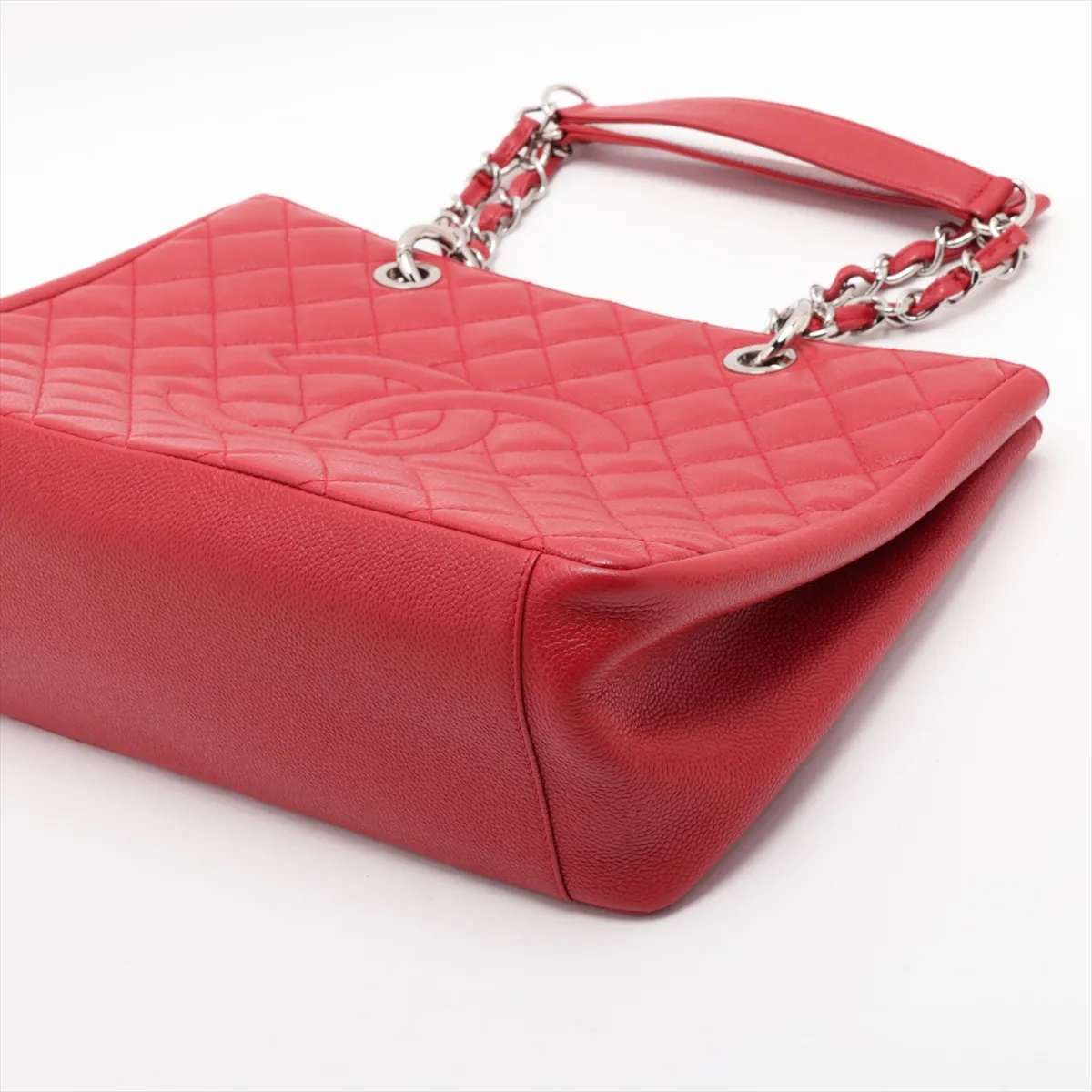 GST Caviar Skin Chain Tote Bag, Red, 15340263, Serial Number , A50995 — view 3