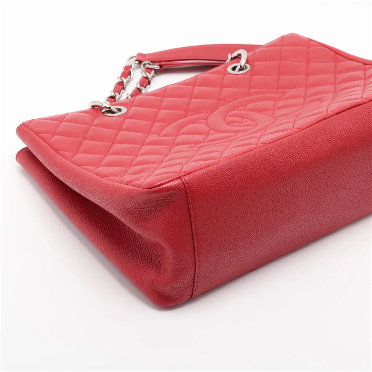 GST Caviar Skin Chain Tote Bag, Red, 15340263, Serial Number , A50995 — view 4