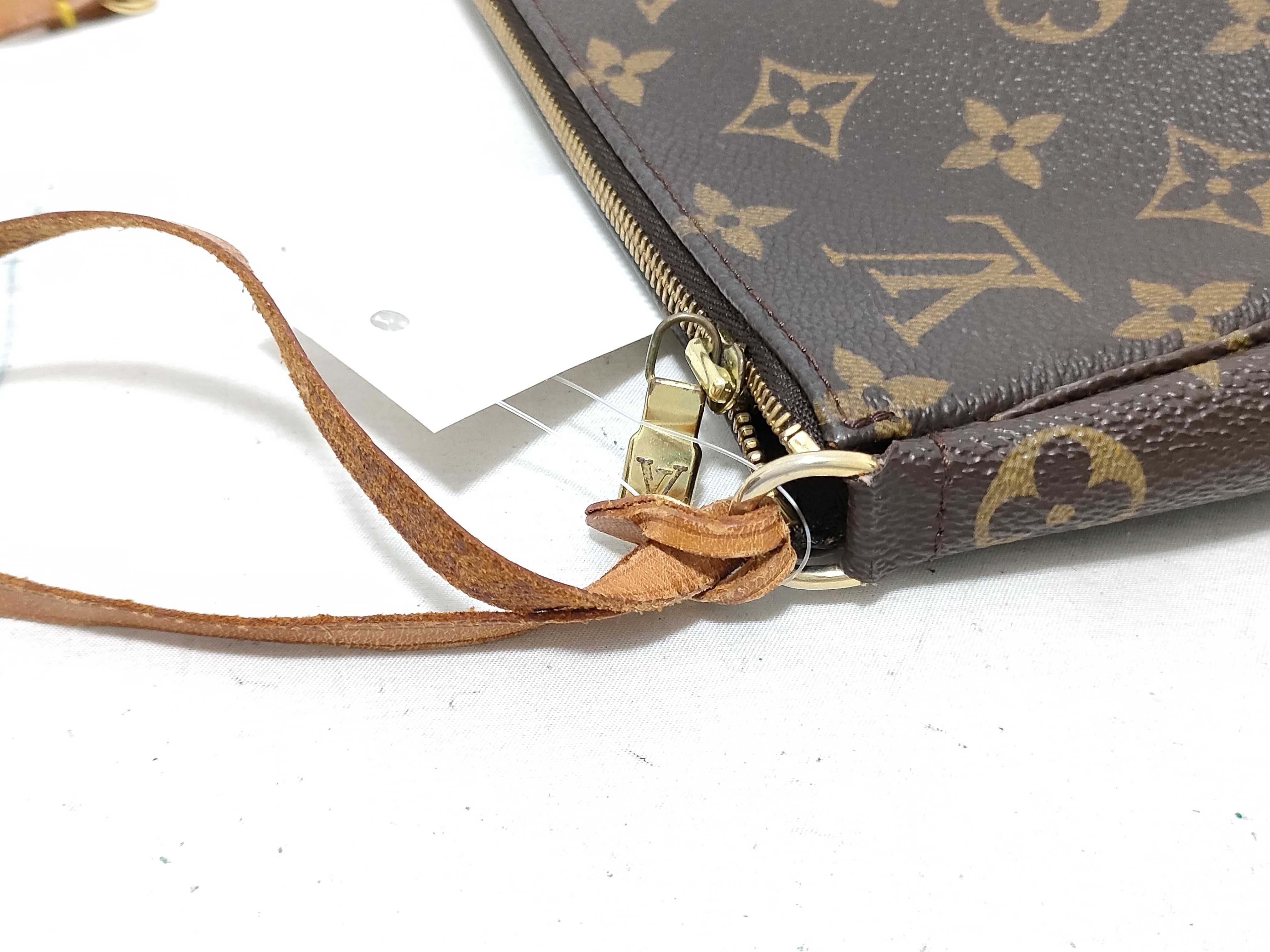 Monogram Accessoires (handle peeling) pouch — view 5
