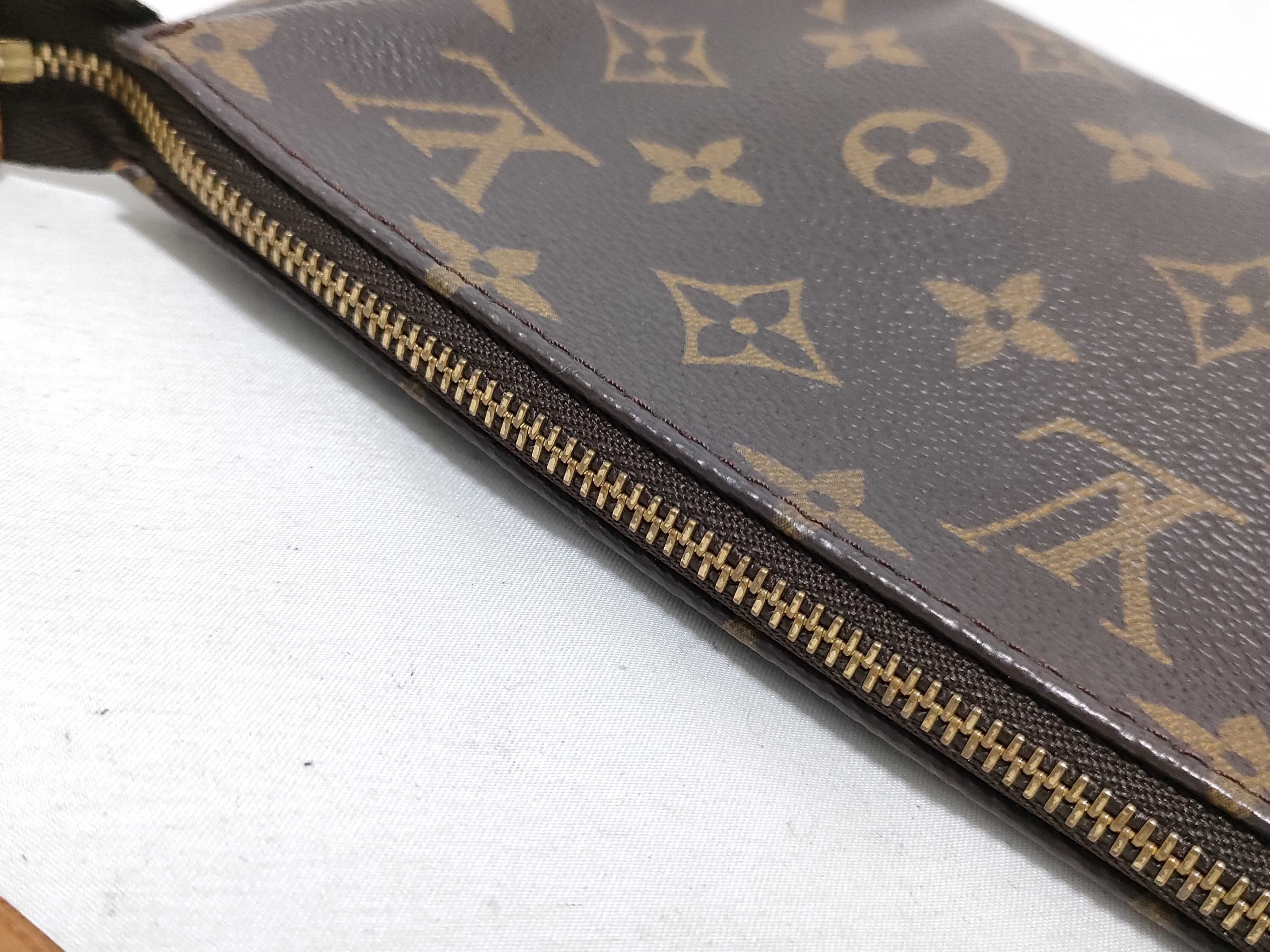 Monogram Accessoires (handle peeling) pouch — view 6
