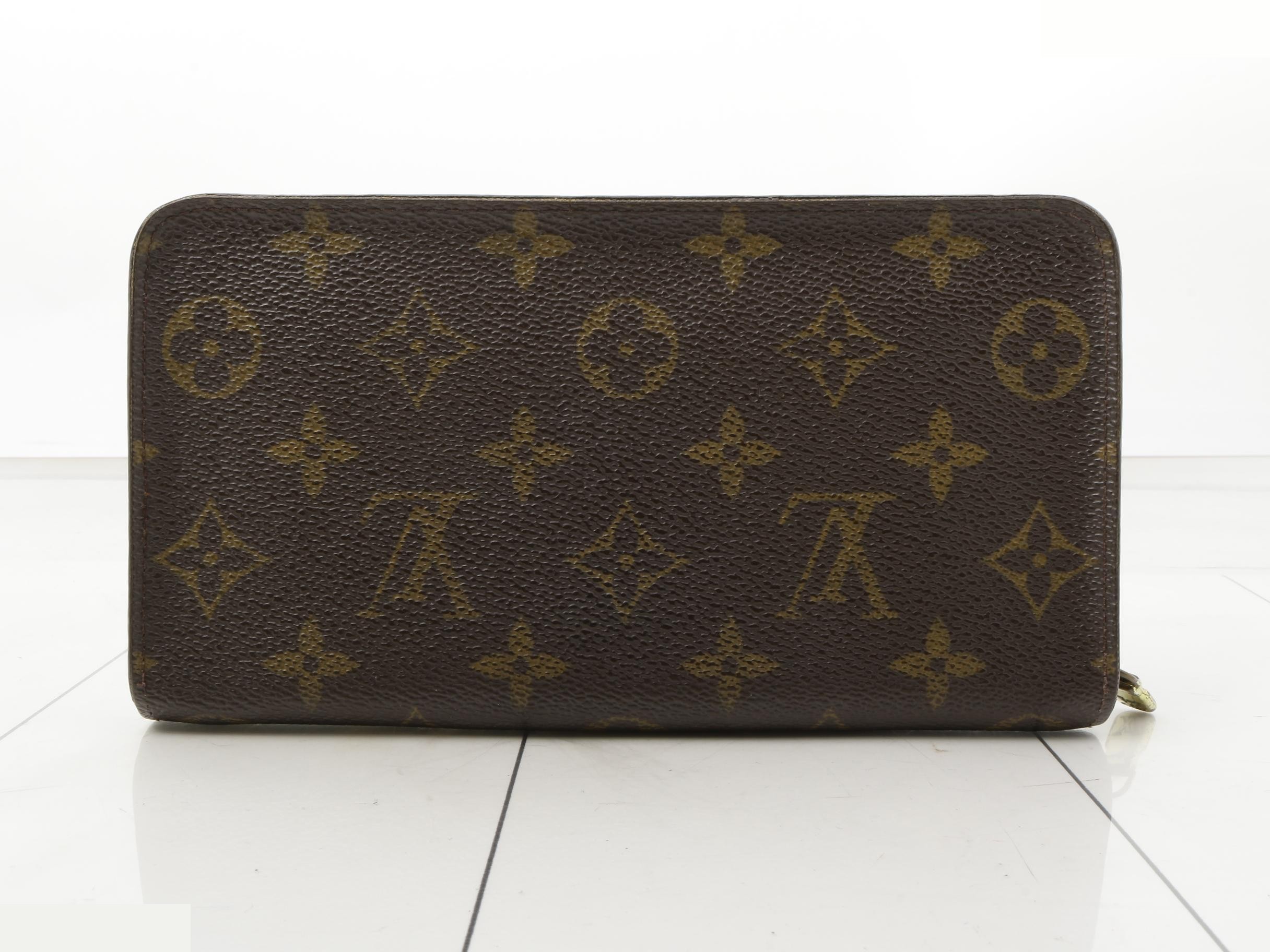 wallet — view 2