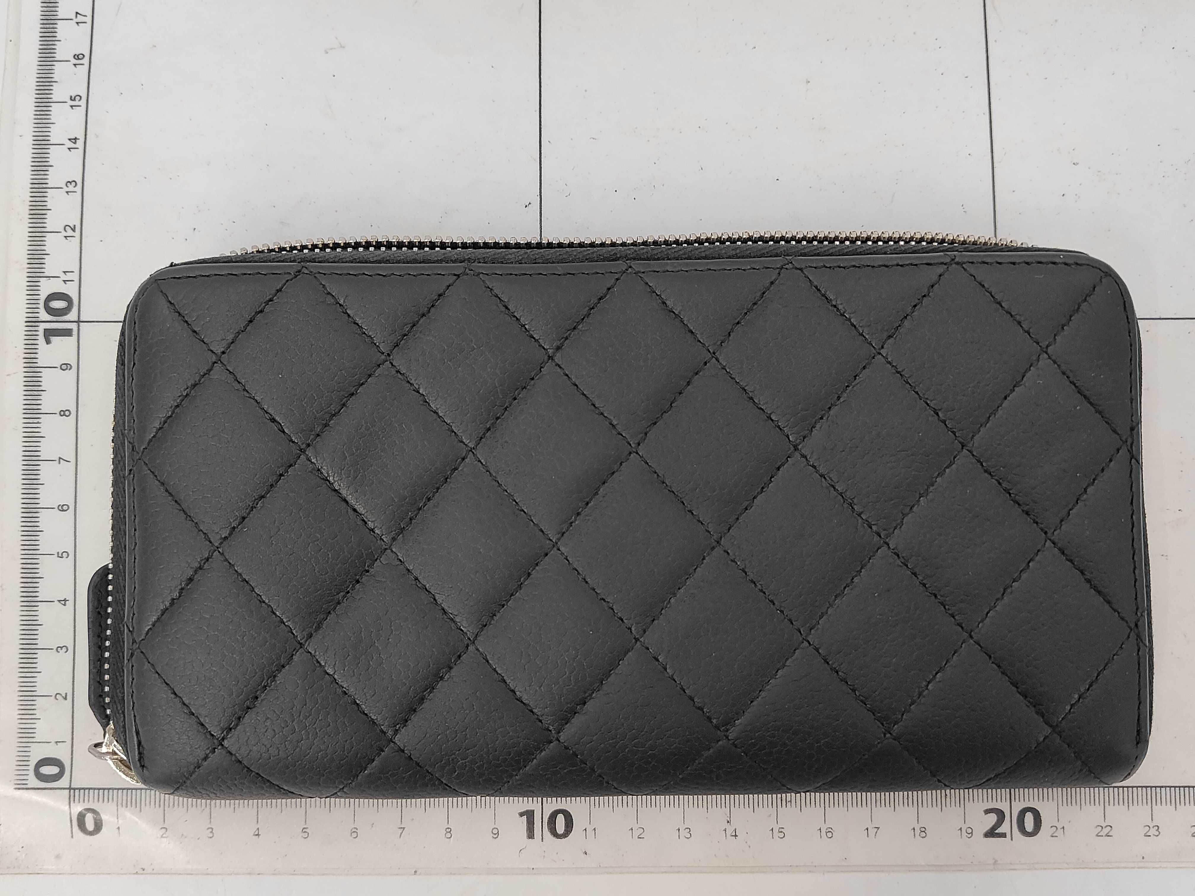 Matelassé Caviar Skin Wallet — view 2