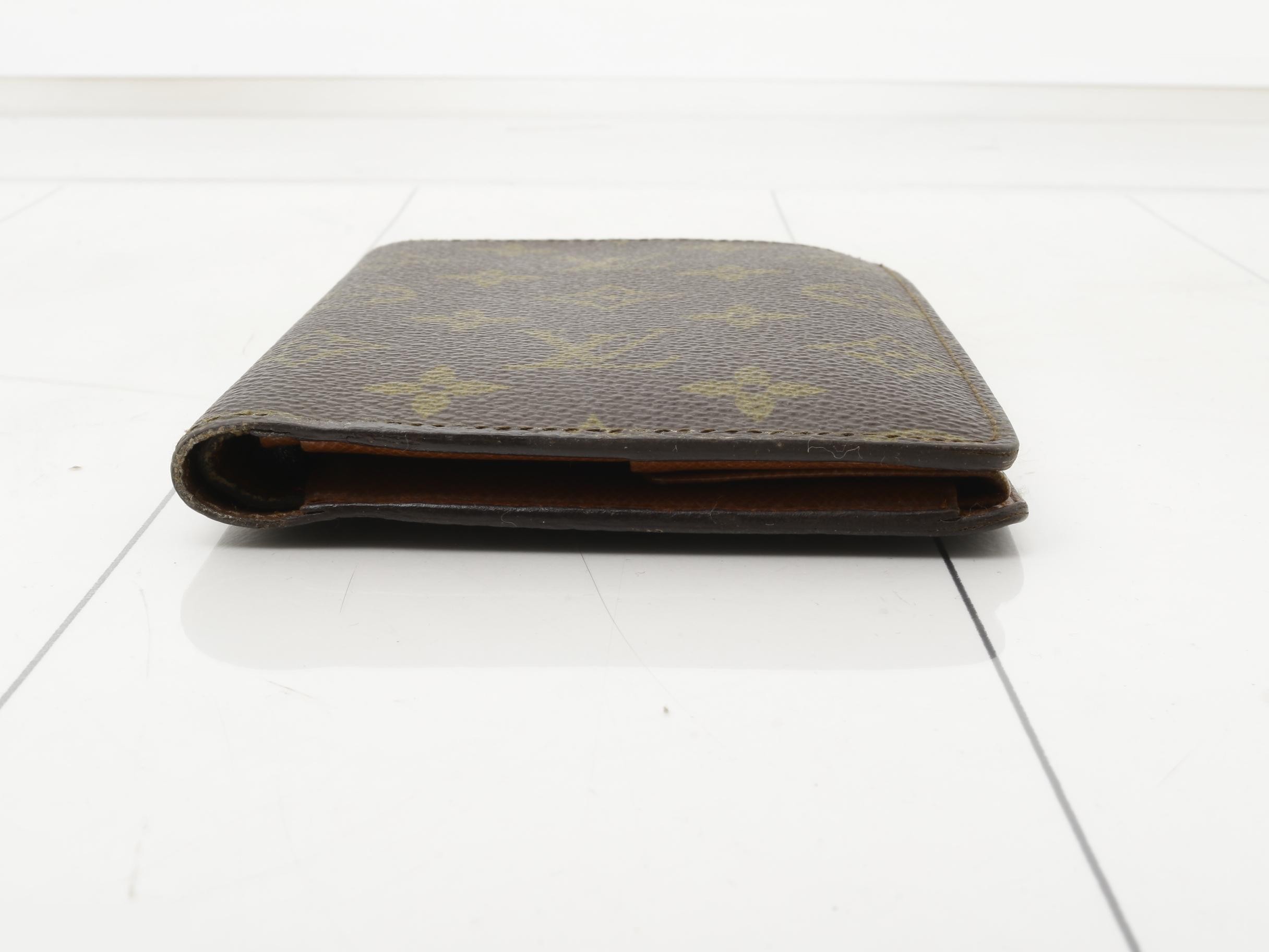 wallet — view 3