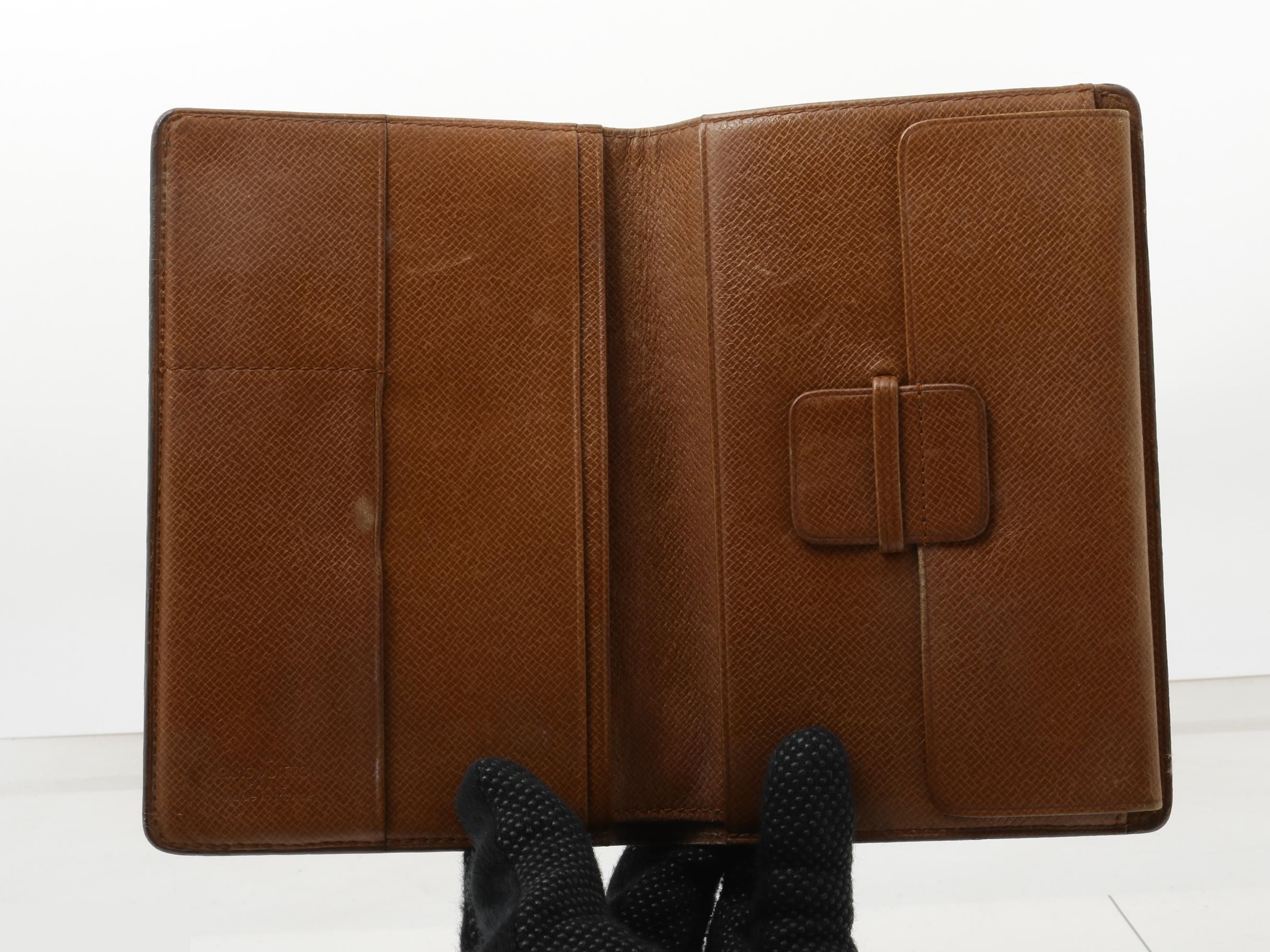 wallet — view 4