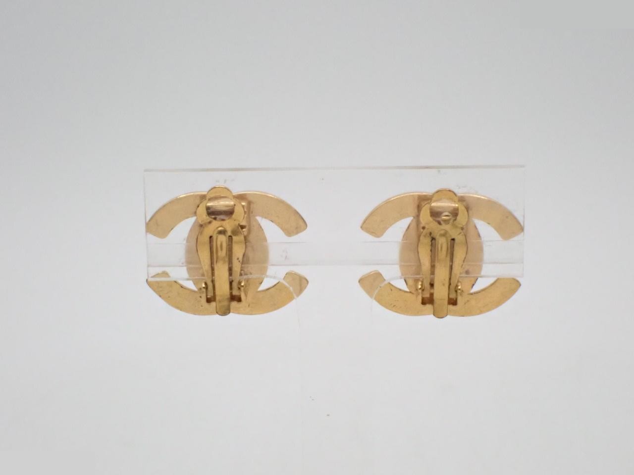 Coco Mark Earrings, 96P Gold Color — view 2