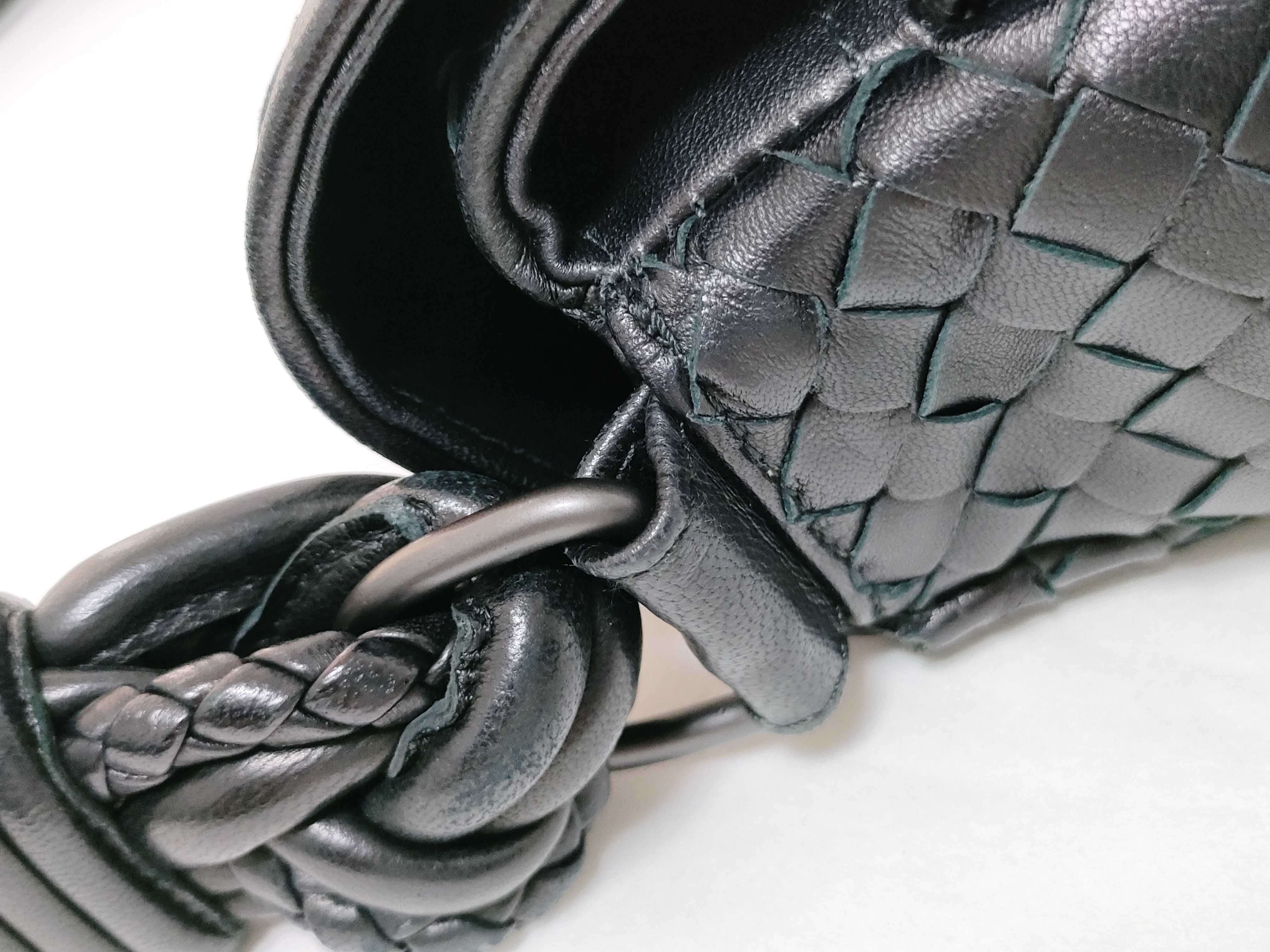 Intrecciato Leather Handbag, Black Shoulder Bag — view 5