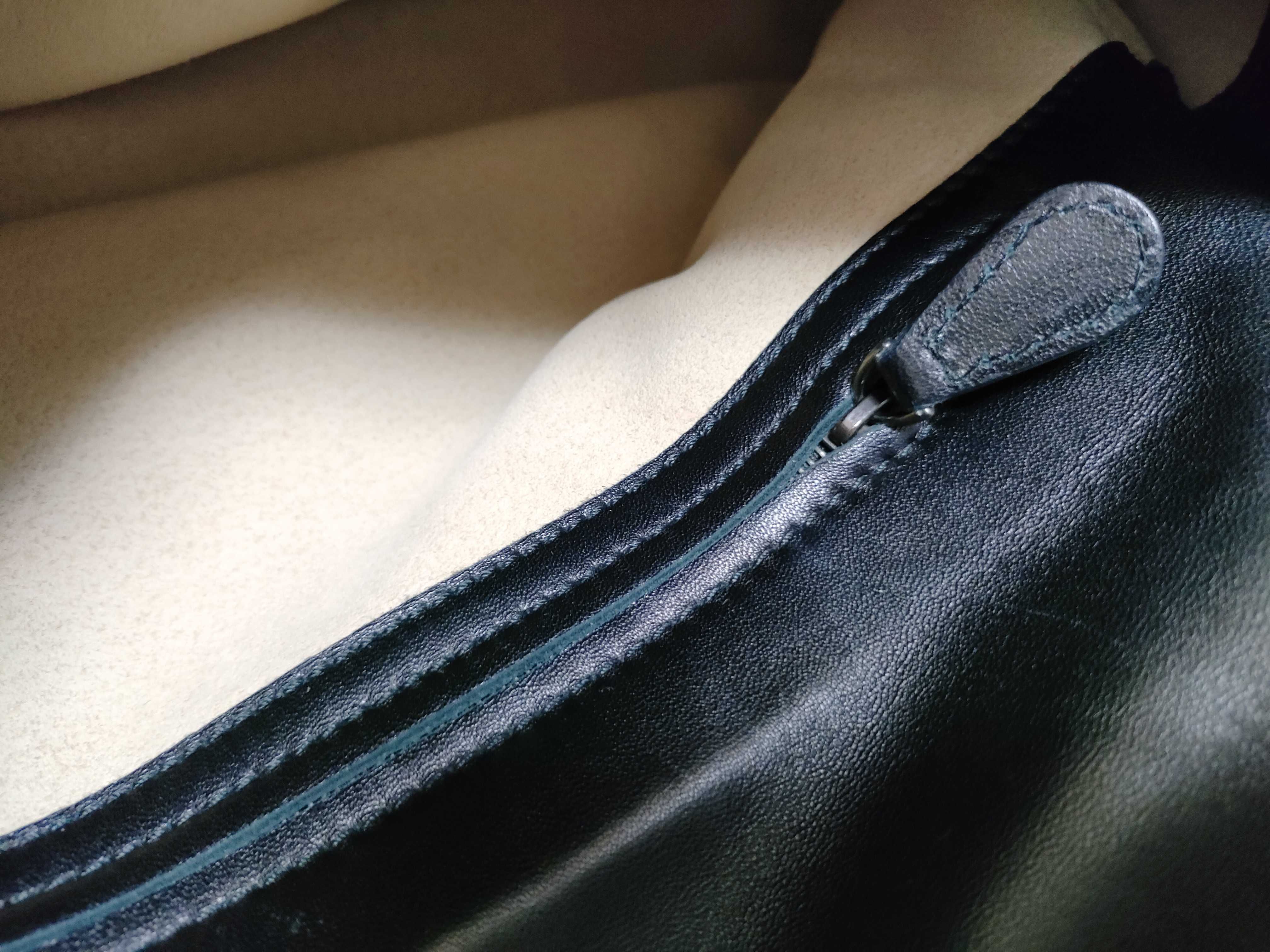 Intrecciato Leather Handbag, Black Shoulder Bag — view 10