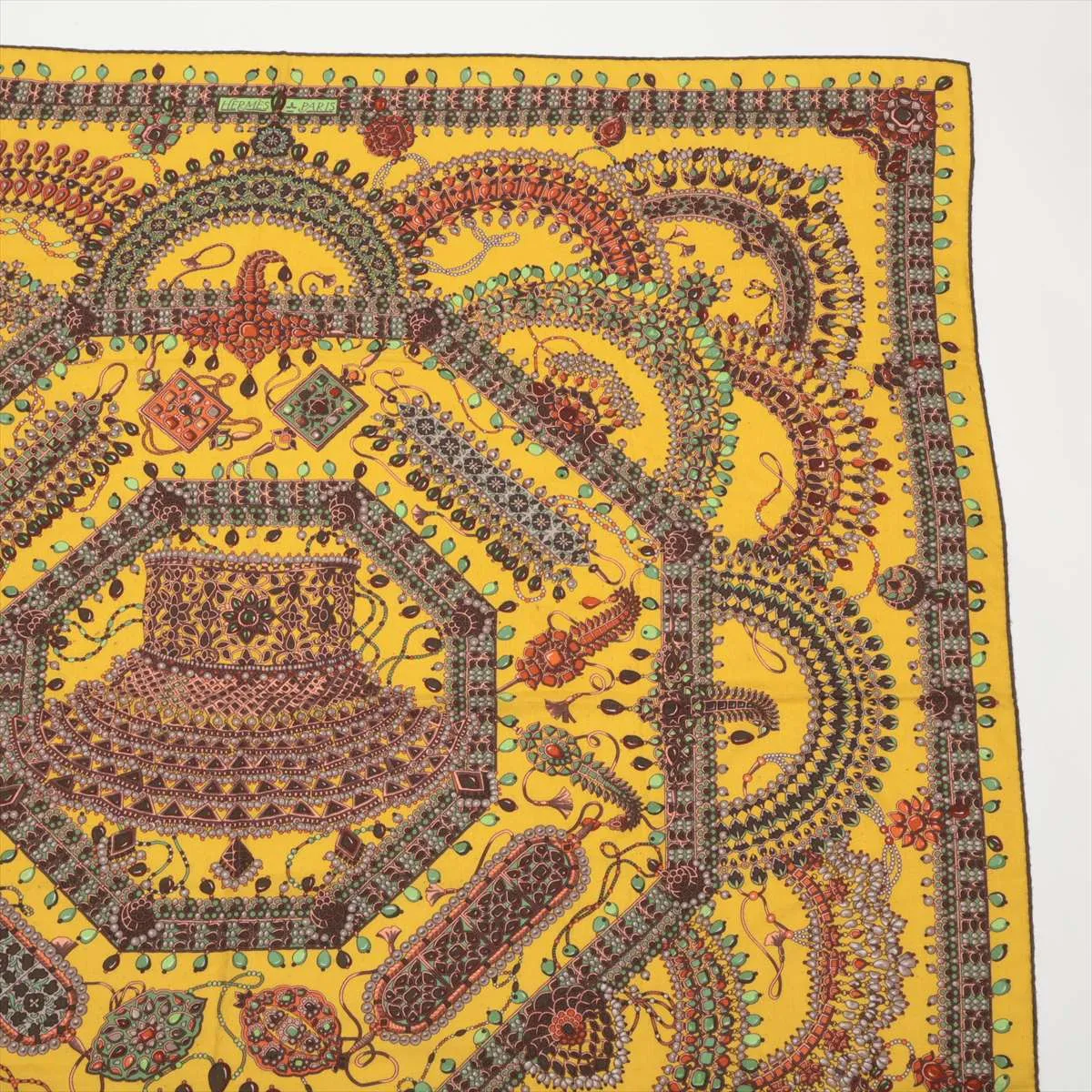 CARREGE ENT PARURES DES MAHARAJAS Maharaja's Accessories Stole Cashmere x Silk Yellow Threading Fuzzing Thread — view 3