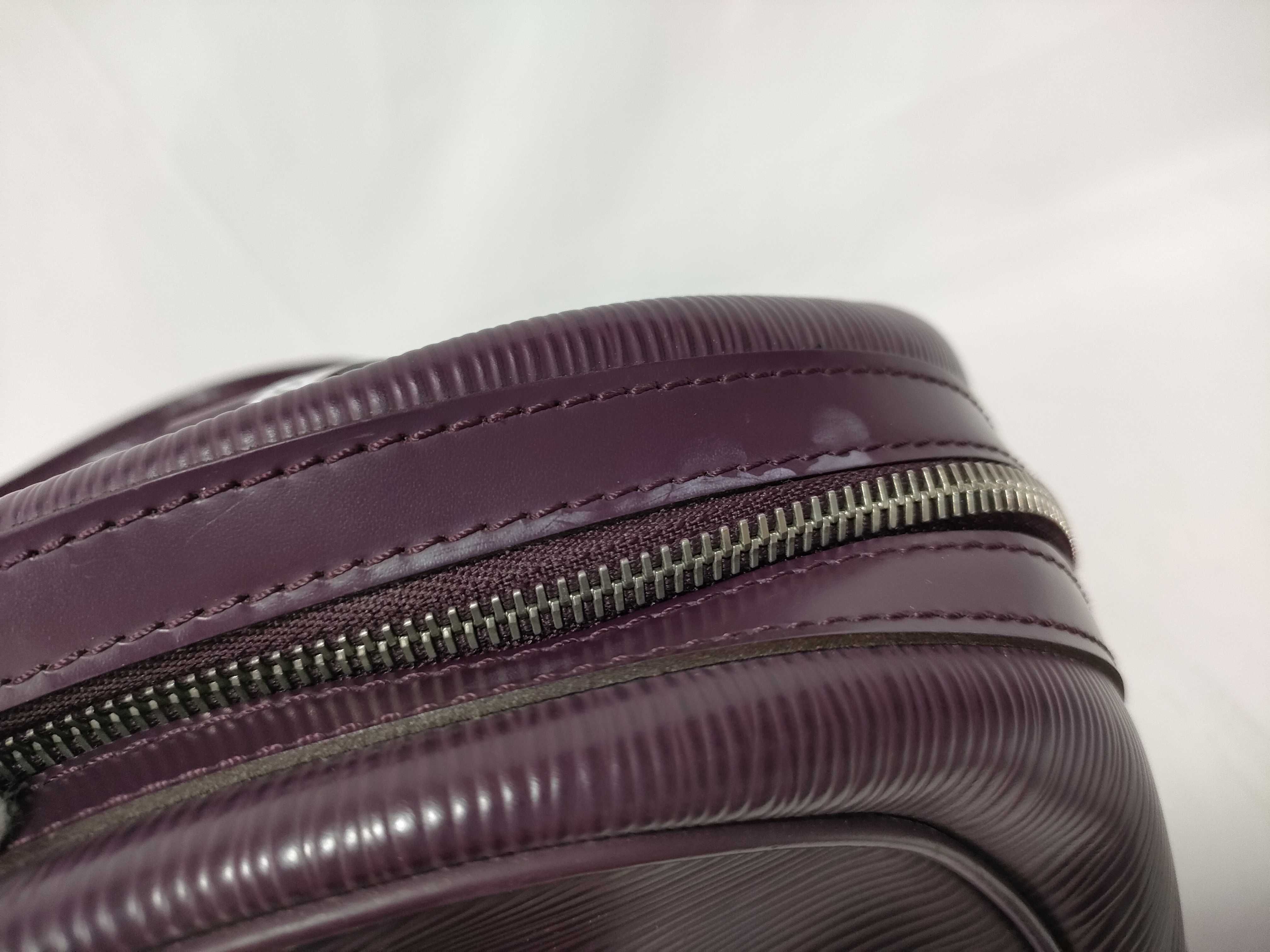 Epi Leather Montaigne PM Cassis Shoulder Bag Purple Handbag — view 11