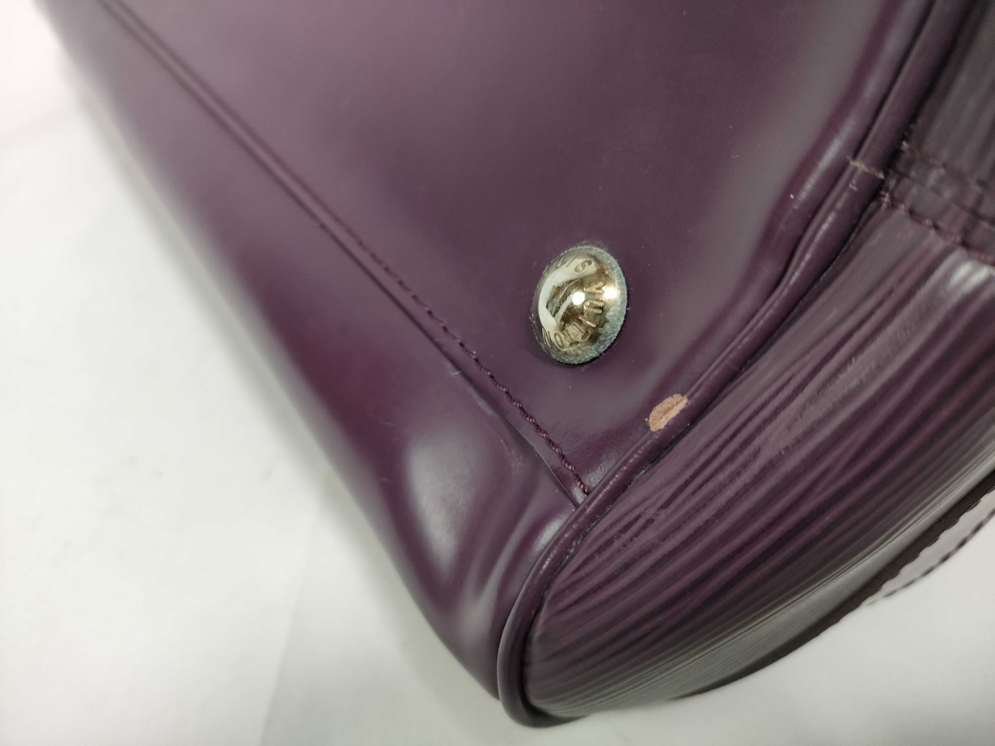 Epi Leather Montaigne PM Cassis Shoulder Bag Purple Handbag — view 4