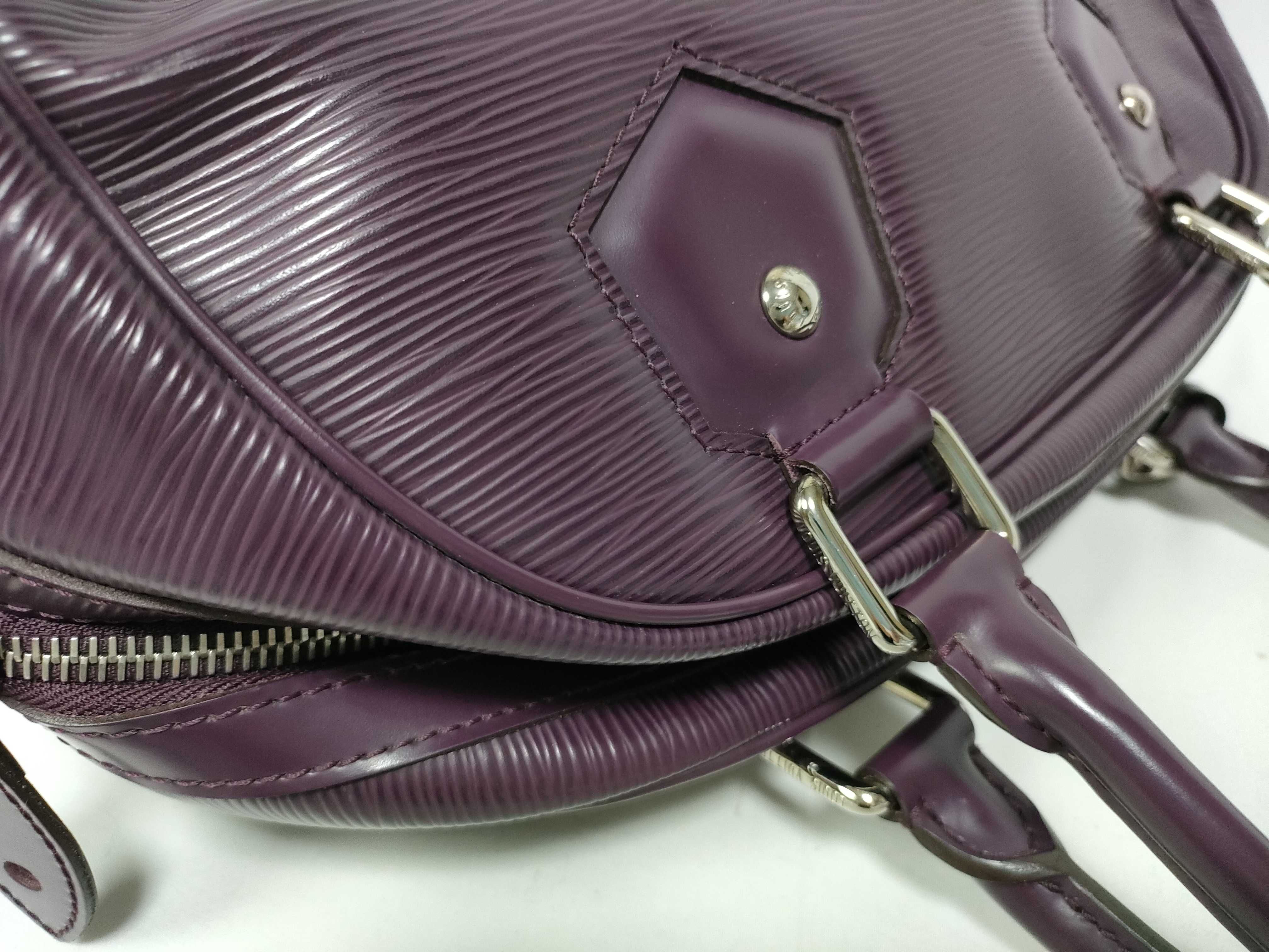 Epi Leather Montaigne PM Cassis Shoulder Bag Purple Handbag — view 9