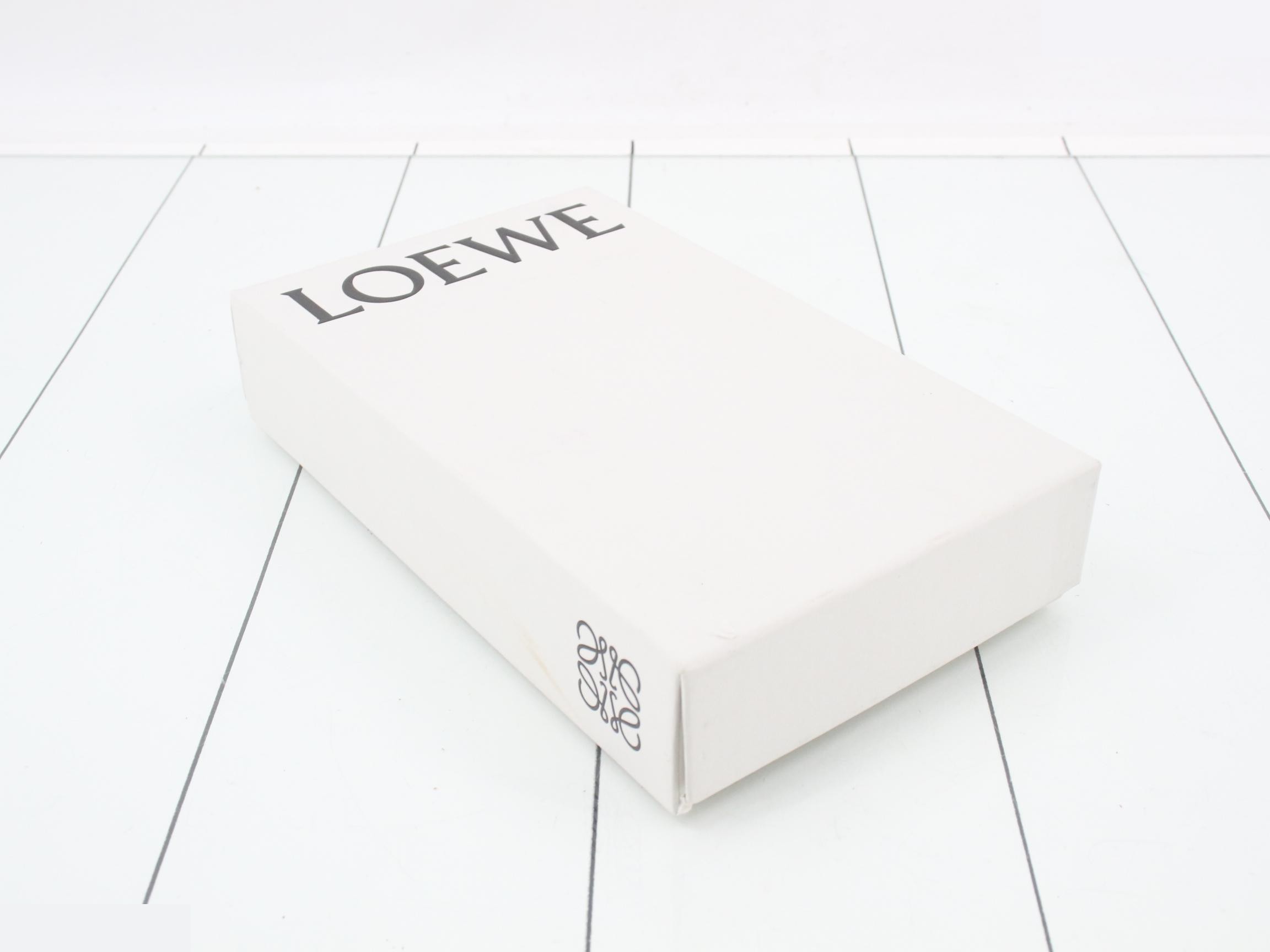 Zip-around zipper wallet, with box. — view 5