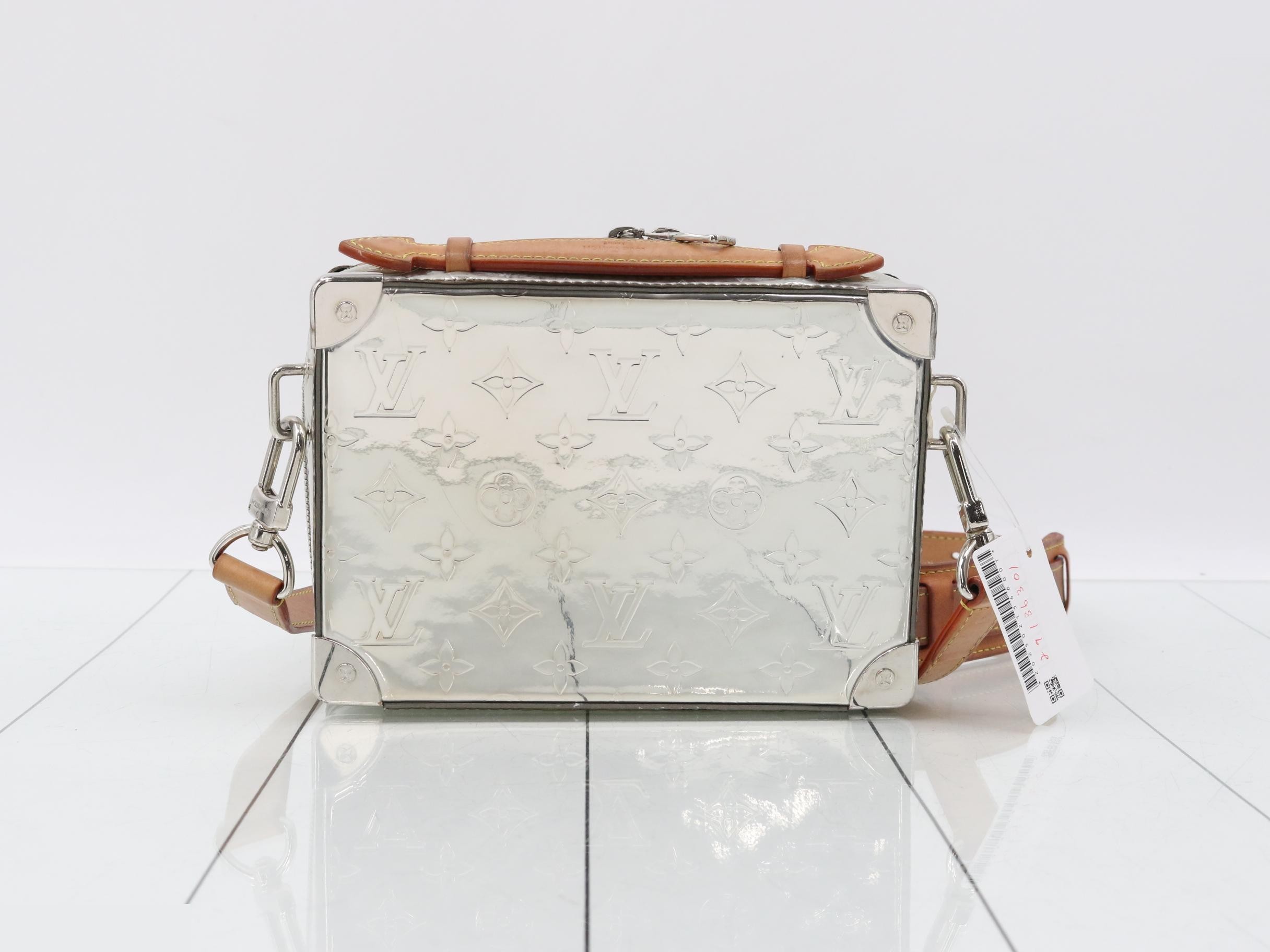 Monogram mirror, handle soft trunk, IC type — view 2