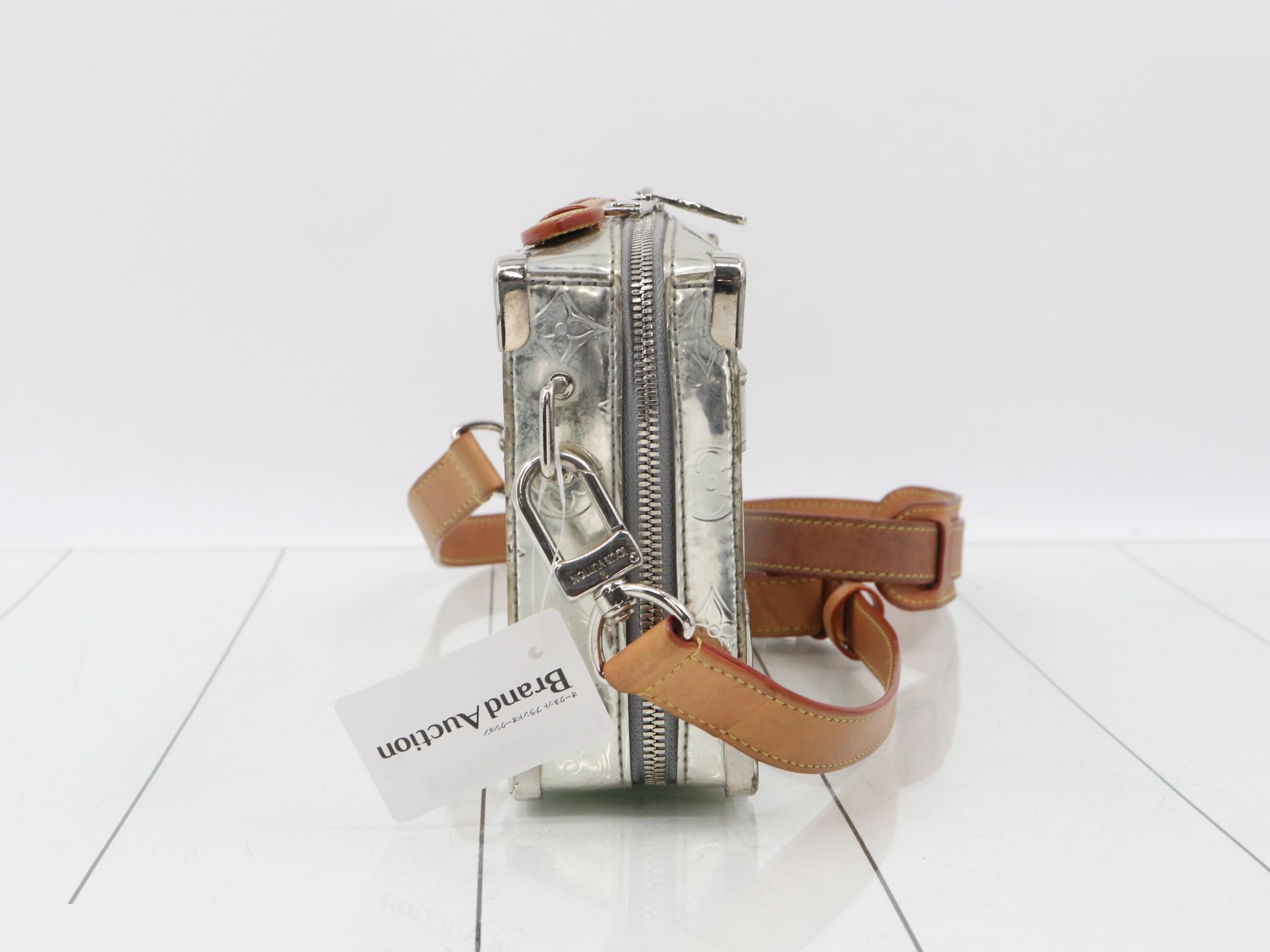 Monogram mirror, handle soft trunk, IC type — view 4