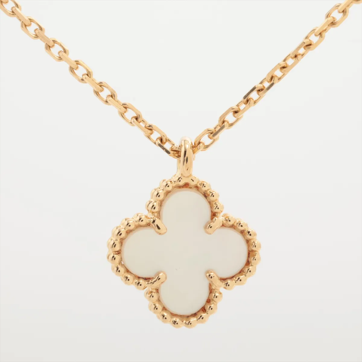 Sweet Alhambra Shell Necklace, 750 (Yellow Gold), 2.7g, JB095016. Shell shows signs of — view 2