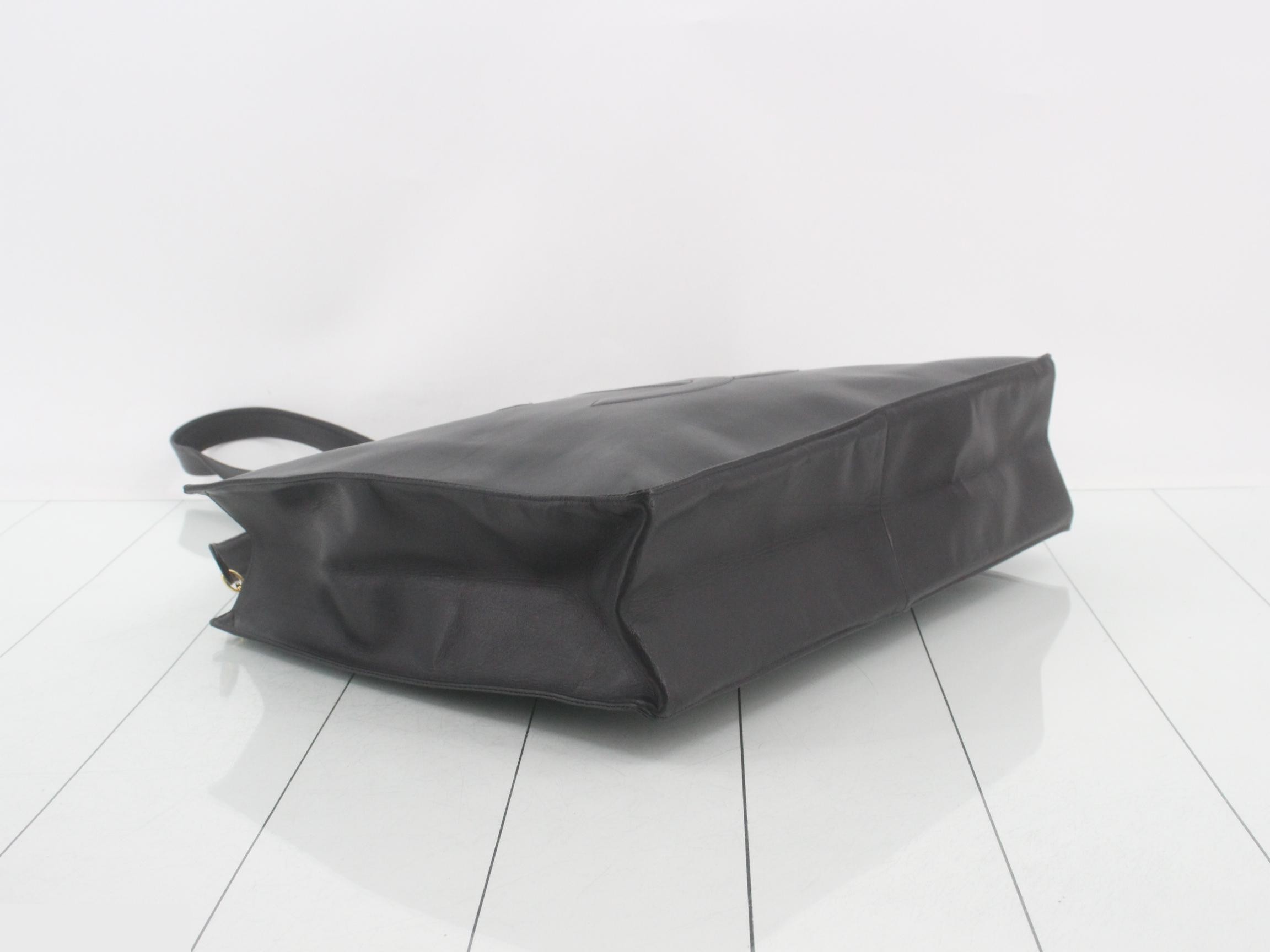 Coco Mark Chain Tote Bag — view 5