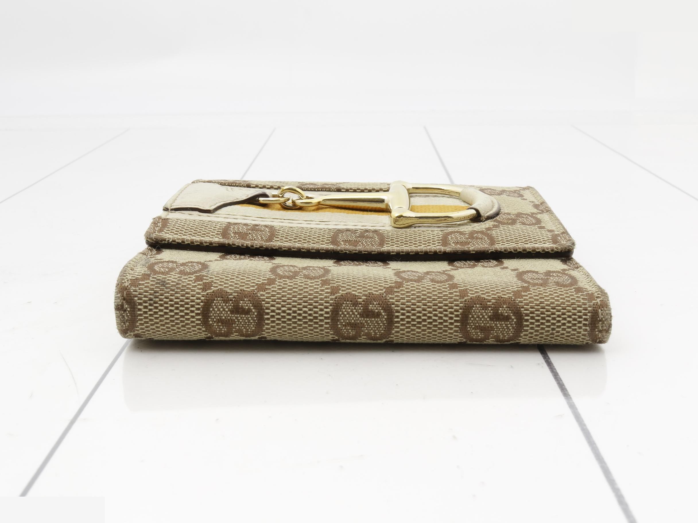Compact Wallet - Card and Bill Compartment — view 3