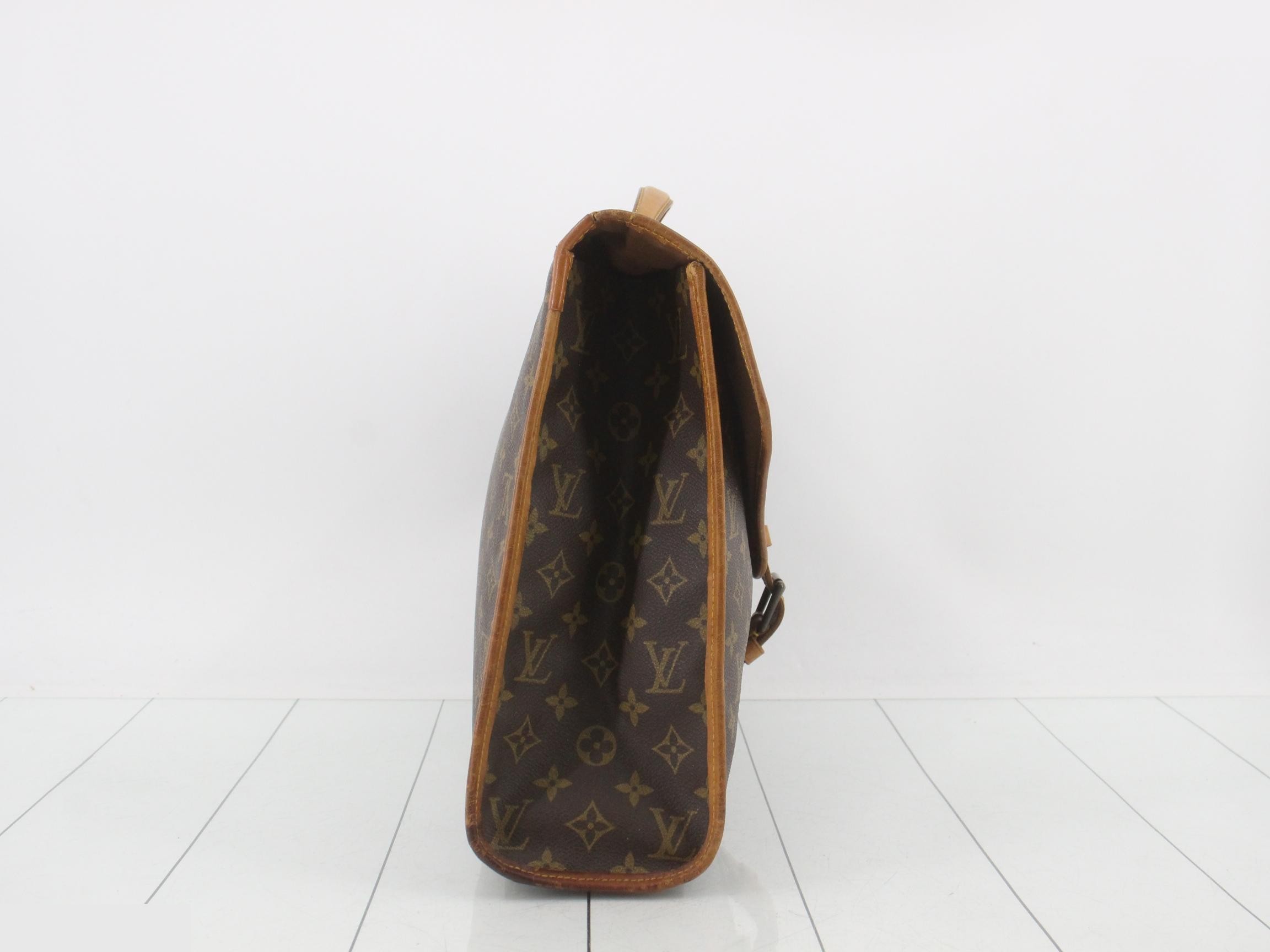 Beverly with strap — view 4