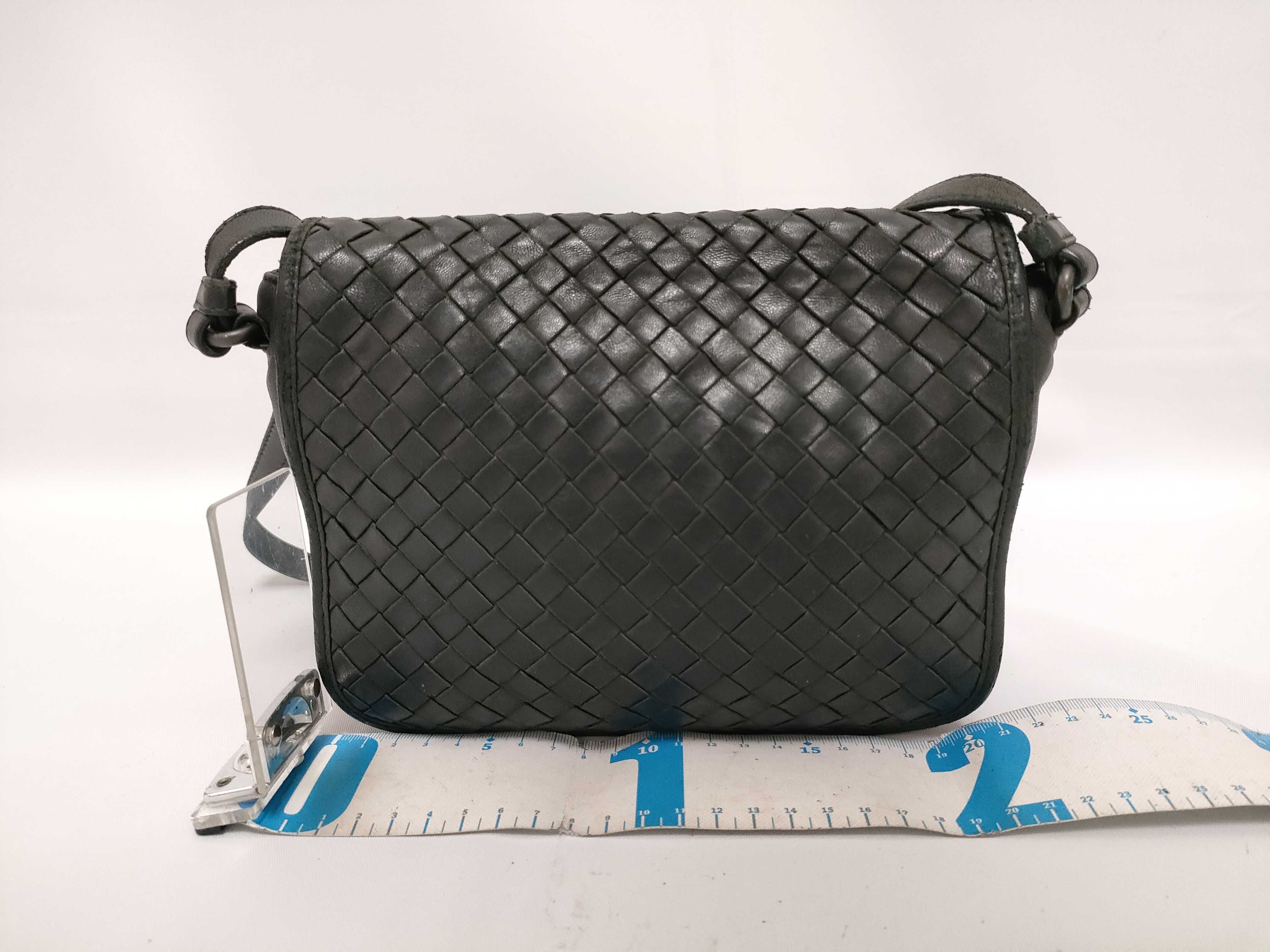 Intrecciato Bottega Veneta Intrecciato Leather Shoulder Bag — view 2
