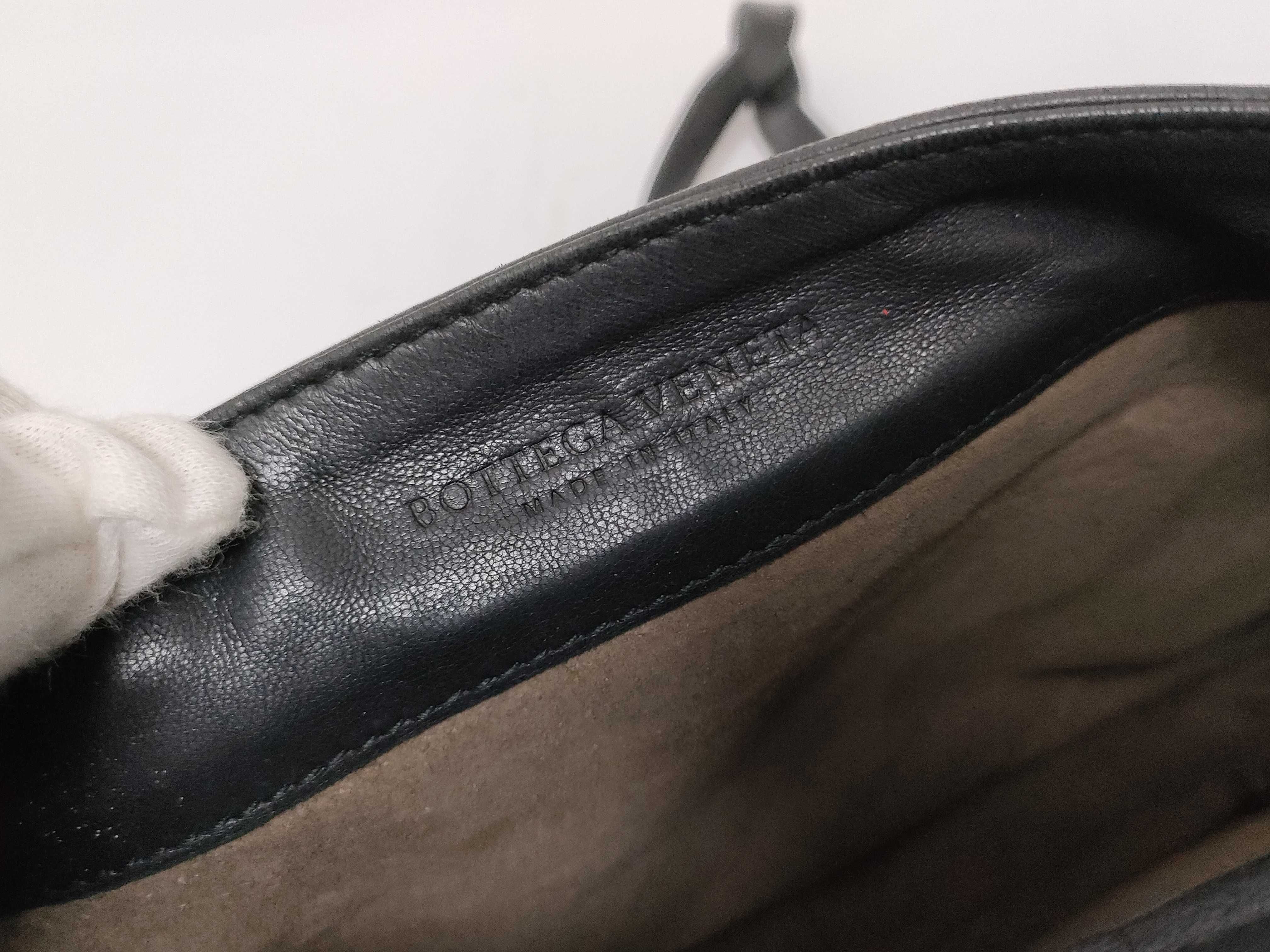 Intrecciato Bottega Veneta Intrecciato Leather Shoulder Bag — view 14