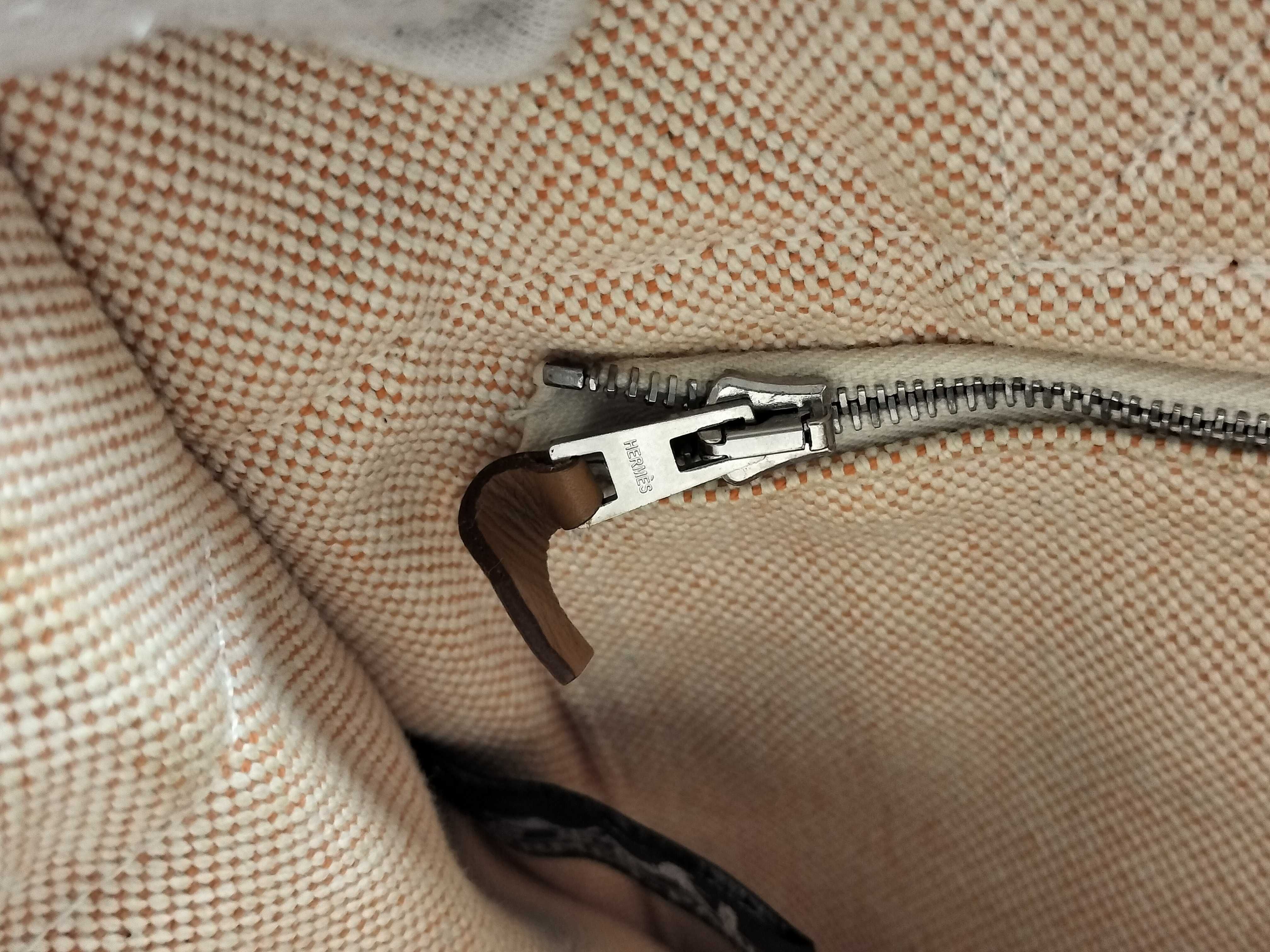 Fourre-Tout PM Handbag — view 11