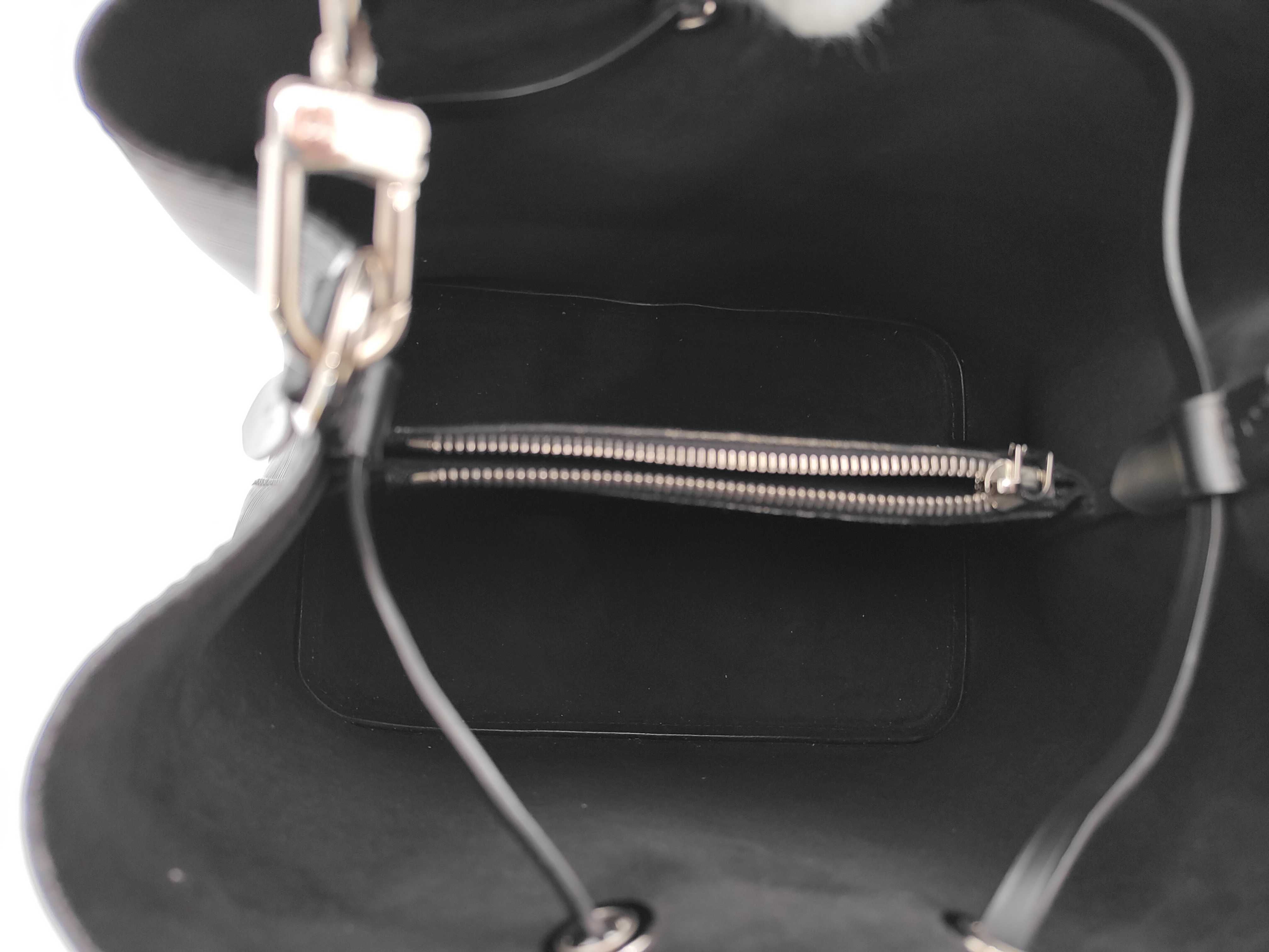M54366 Epi NeoNoe 2-Way Drawstring Handbag, Black — view 9