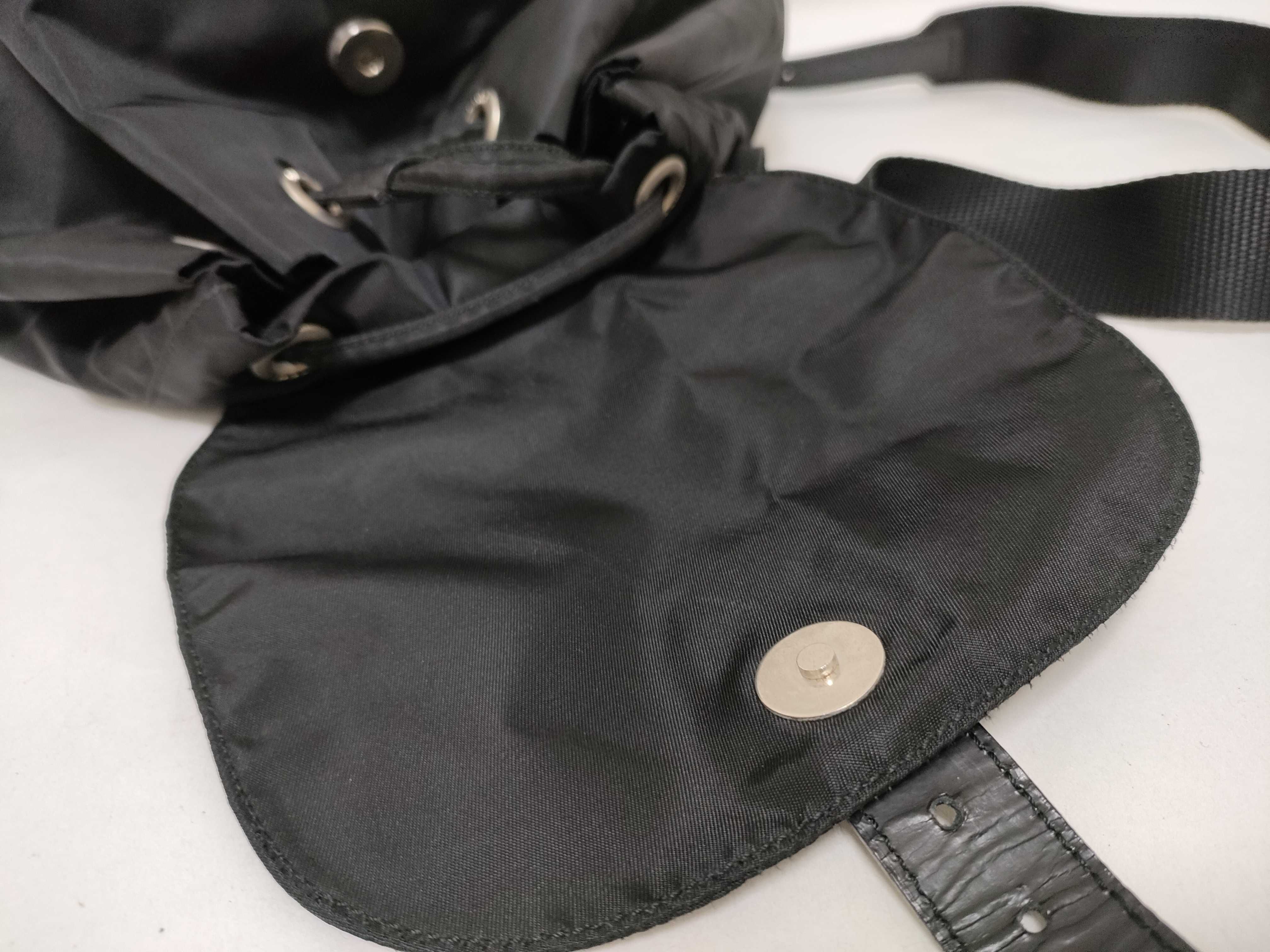 nylon backpack with Prada triangular logo. — view 9