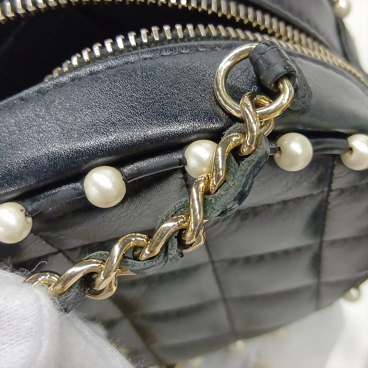 Matelassé Lambskin Chain Shoulder Bag, Round, Black with Gold Hardware, 29315148, Serial Number 29 — view 10