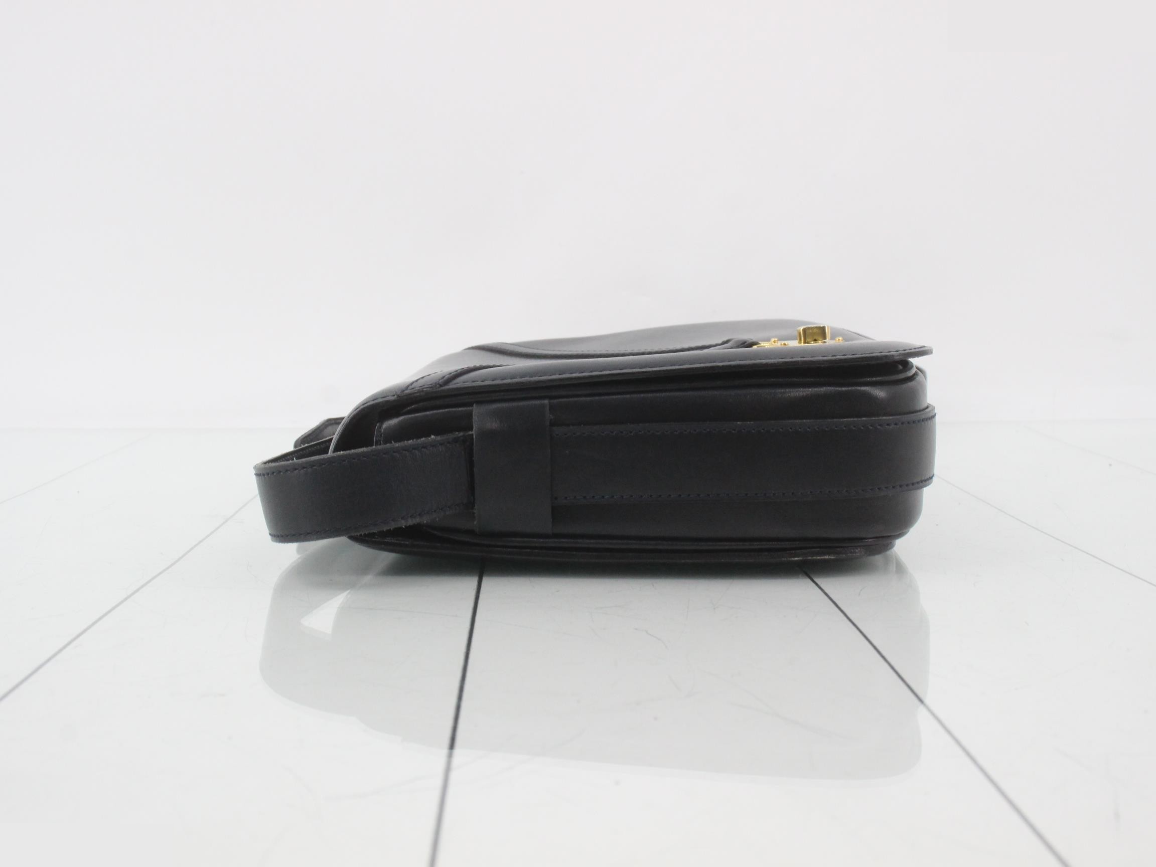 Vintage Turnlock Shoulder Bag — view 4