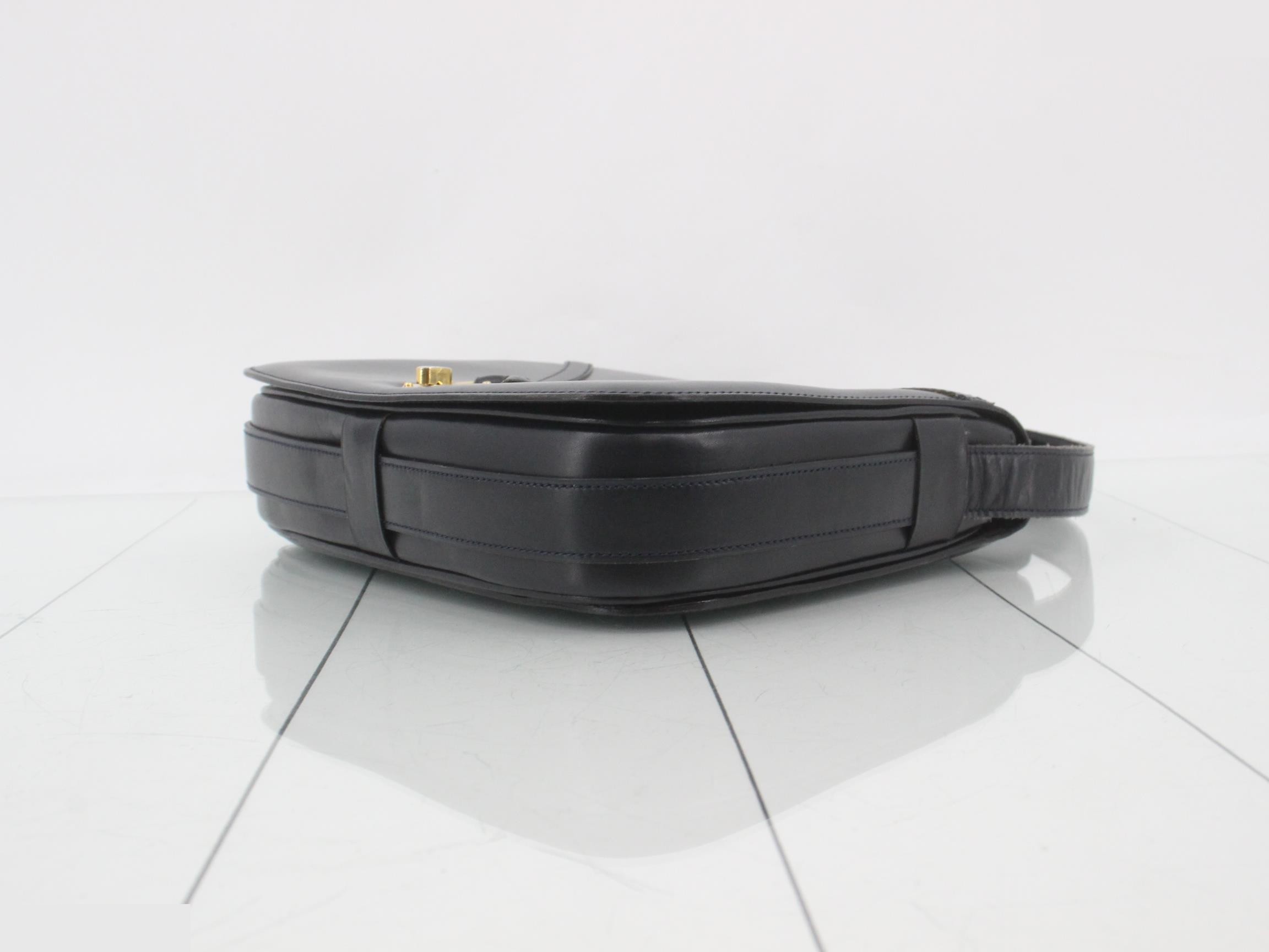 Vintage Turnlock Shoulder Bag — view 6