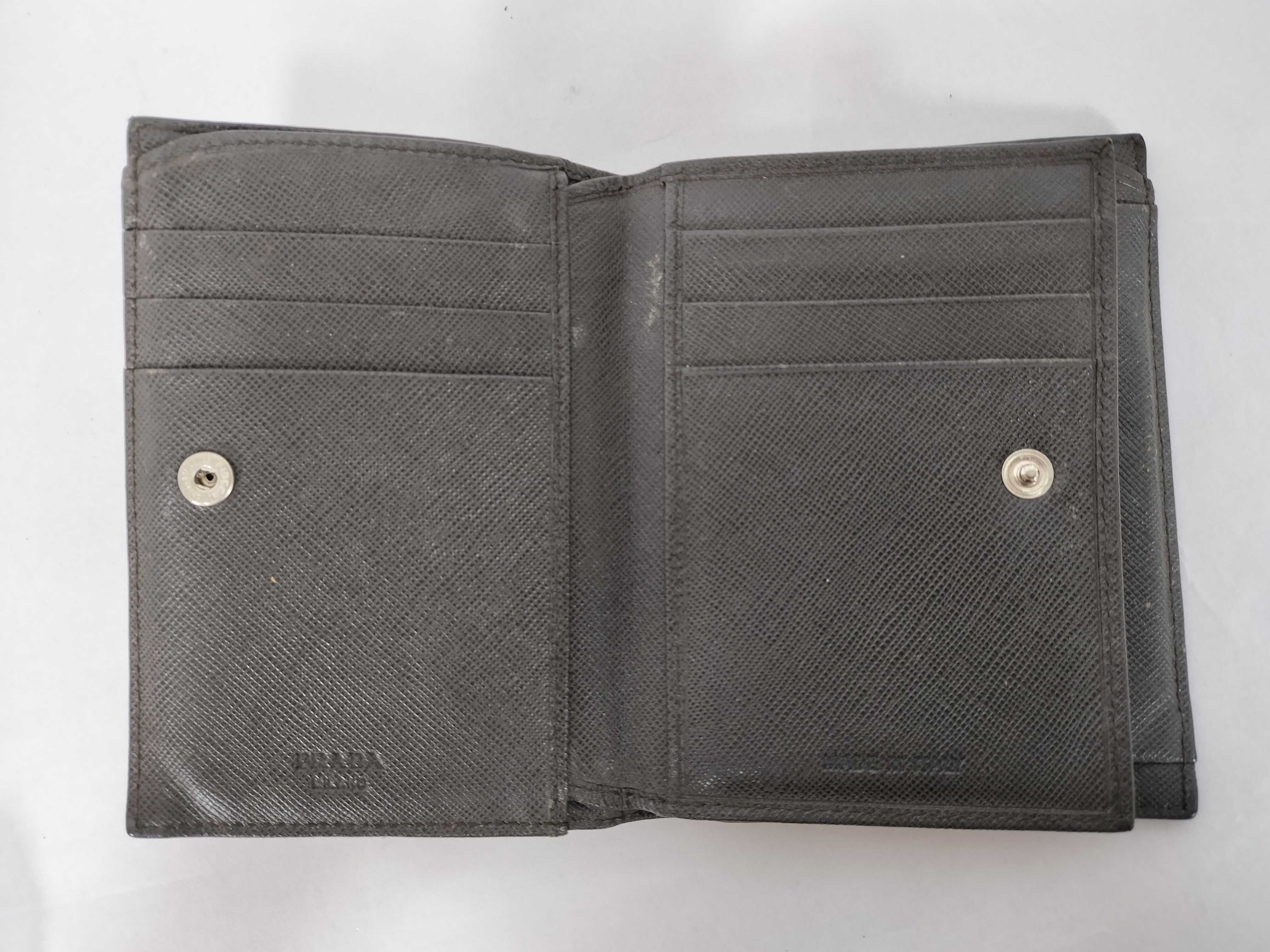 bi-fold wallet — view 10