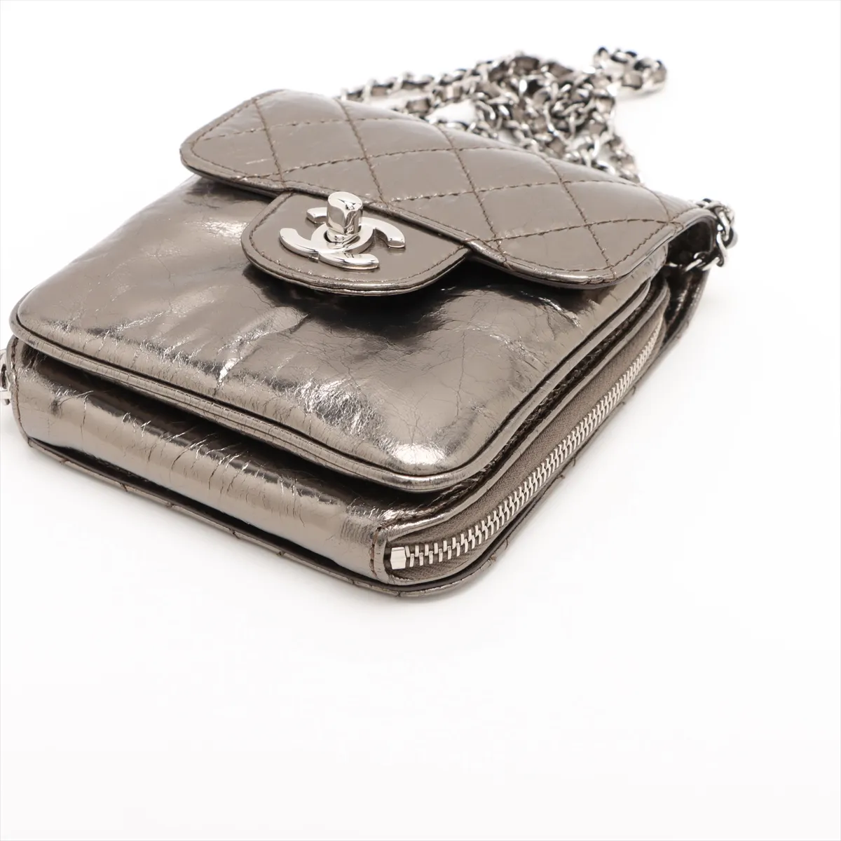 Matelassé Vintage Calfskin Chain Shoulder Bag, Gold with Silver Hardware, Item No. 16247469 (Serial Number 16) — view 3