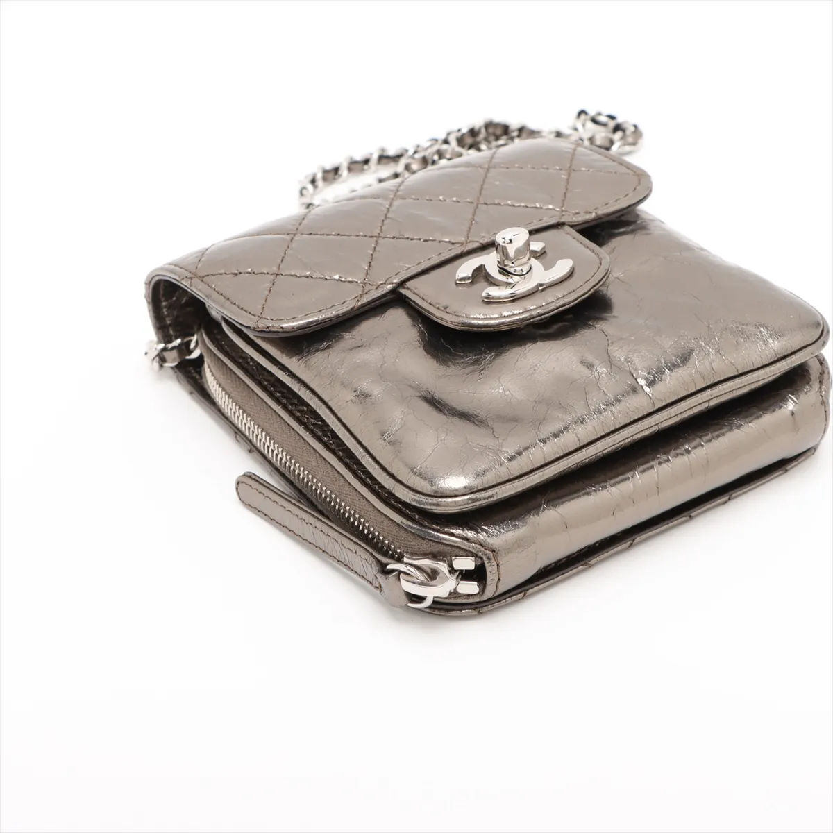 Matelassé Vintage Calfskin Chain Shoulder Bag, Gold with Silver Hardware, Item No. 16247469 (Serial Number 16) — view 4