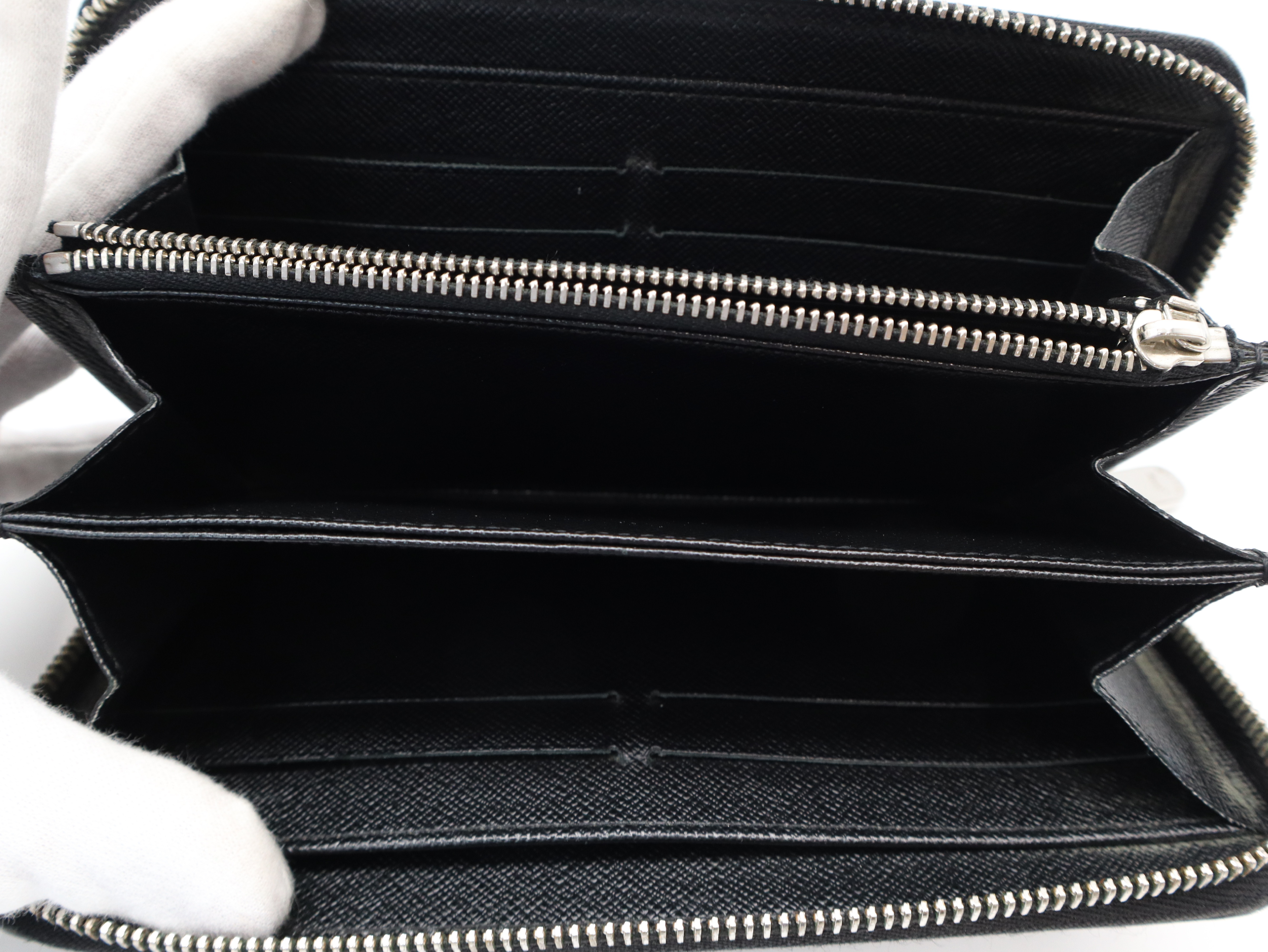 M61857 Epi Zippy Wallet Noir — view 9