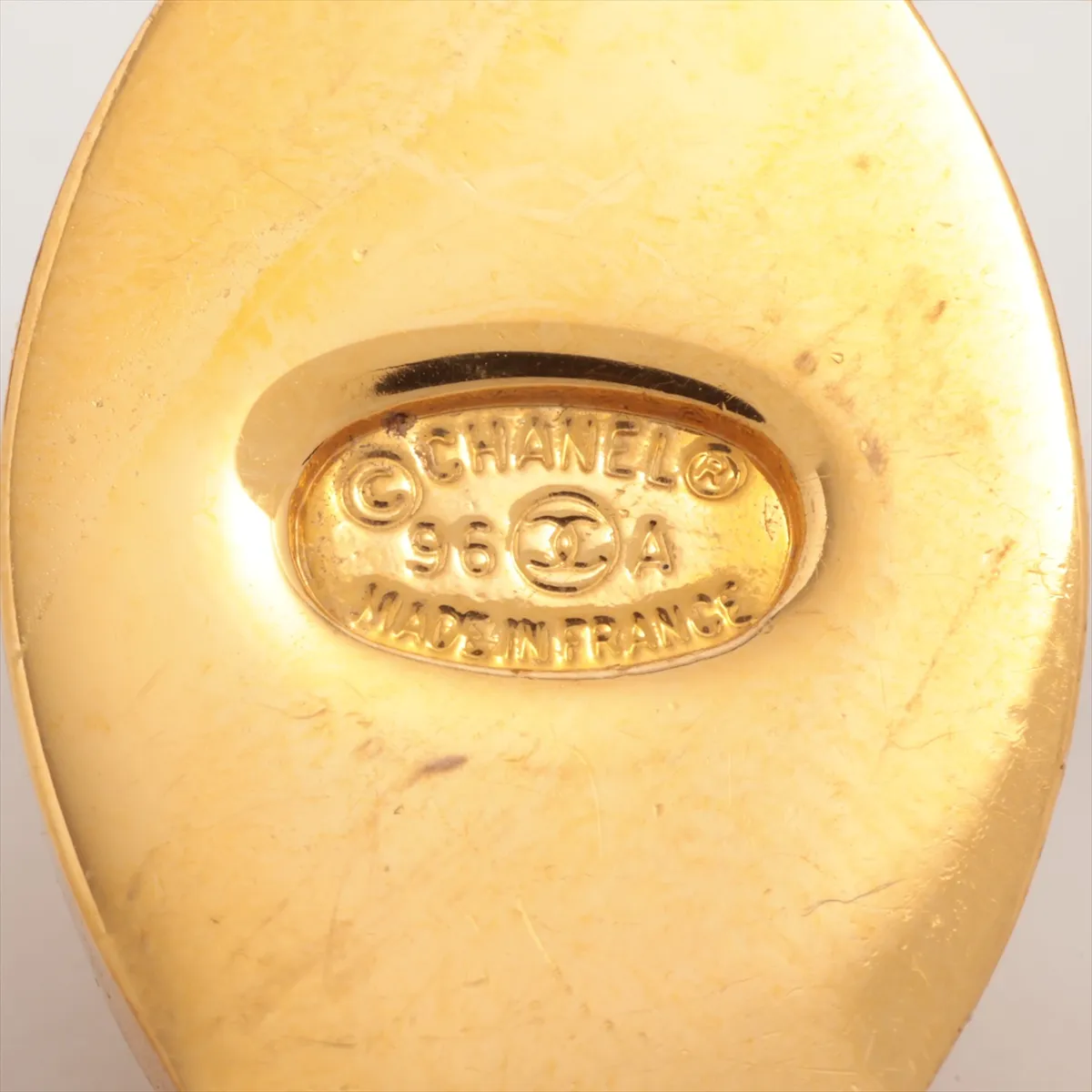 Coco Mark Turnlock Brooch 96A, GP x Rhinestone, Gold. Shows signs of wear, — view 4