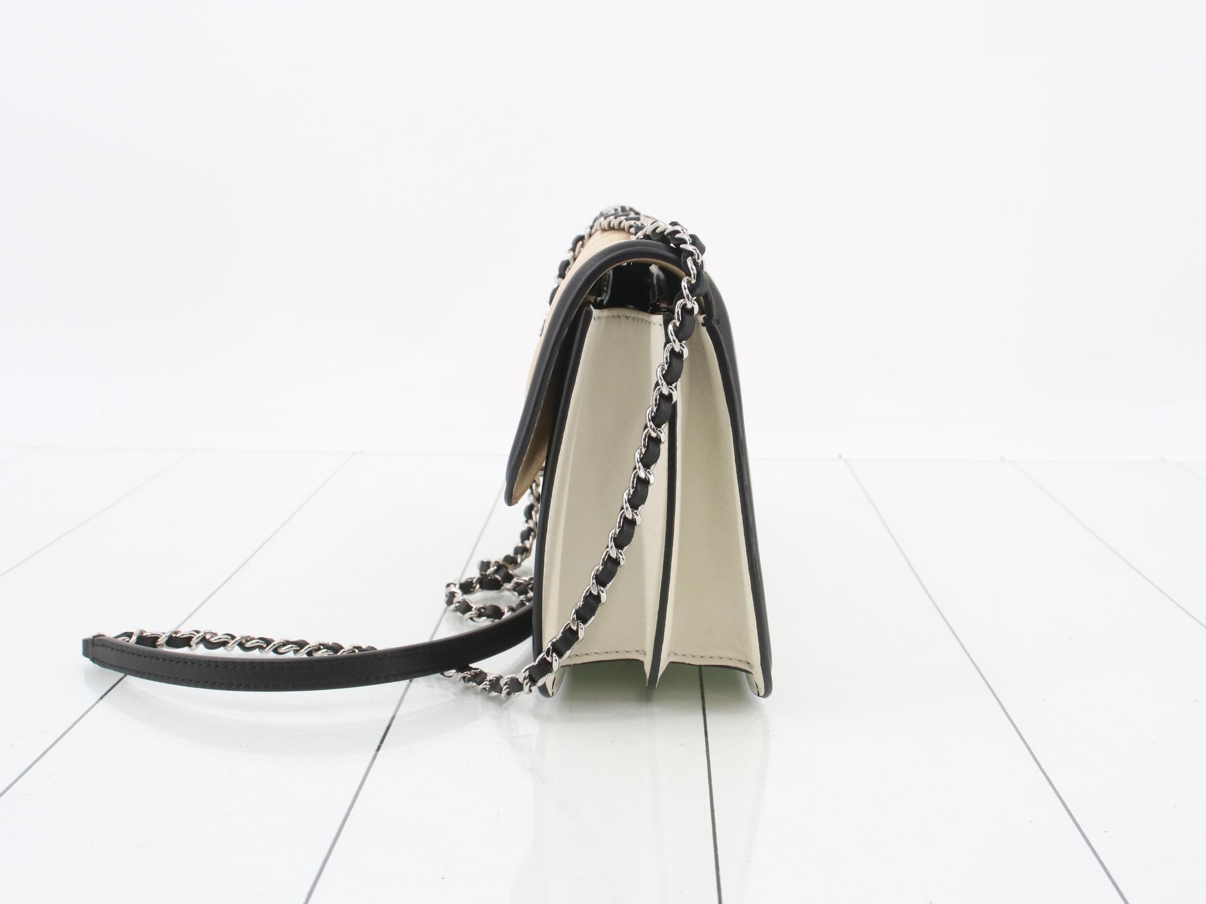 Matelassé (bag) - Shoulder bag — view 3