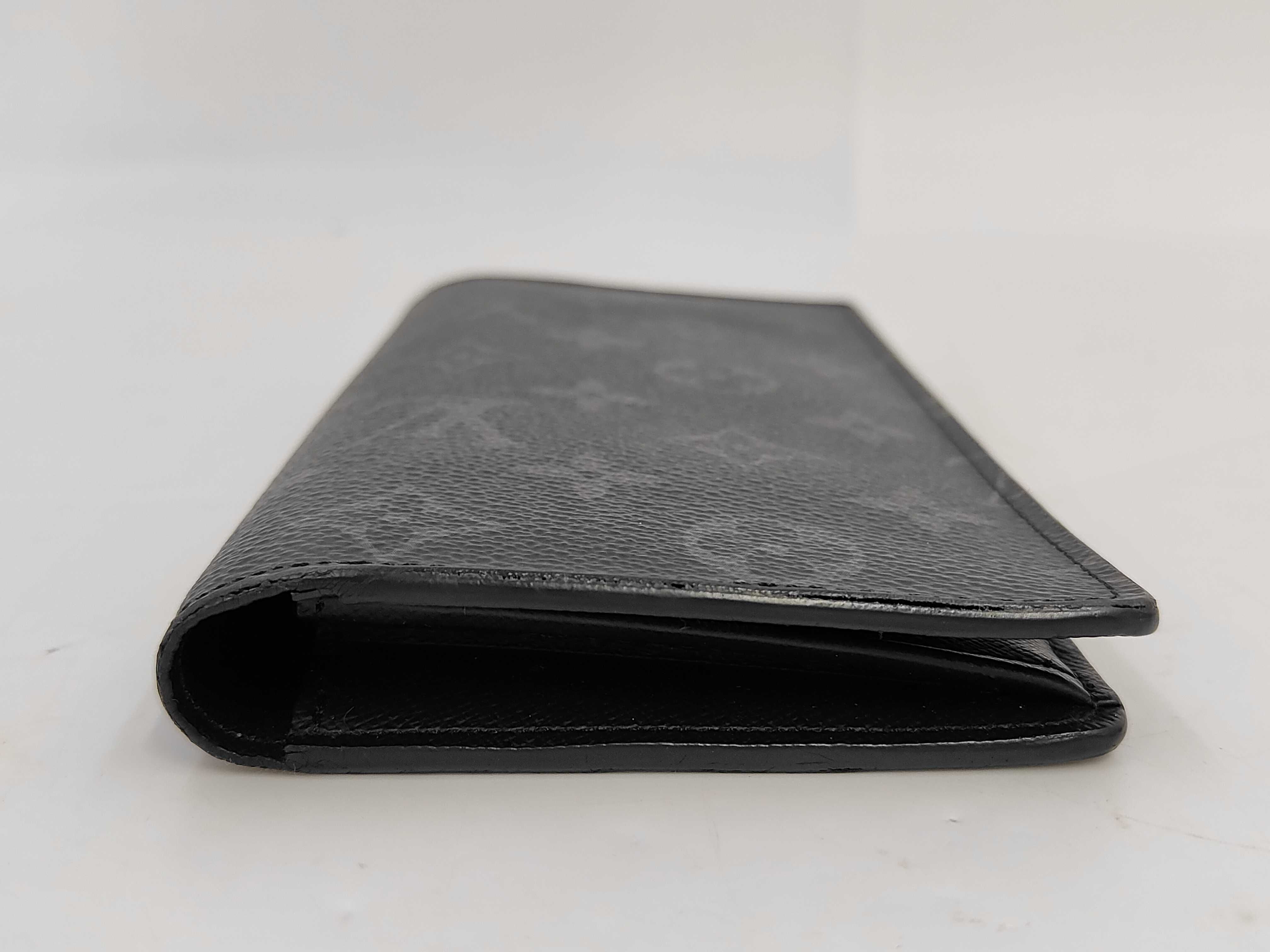 Monogram Graffiti Louis Vuitton Portefeuille Brazza M61697 Eclipse TA0139 Wallet with Box and Dust Bag — view 9