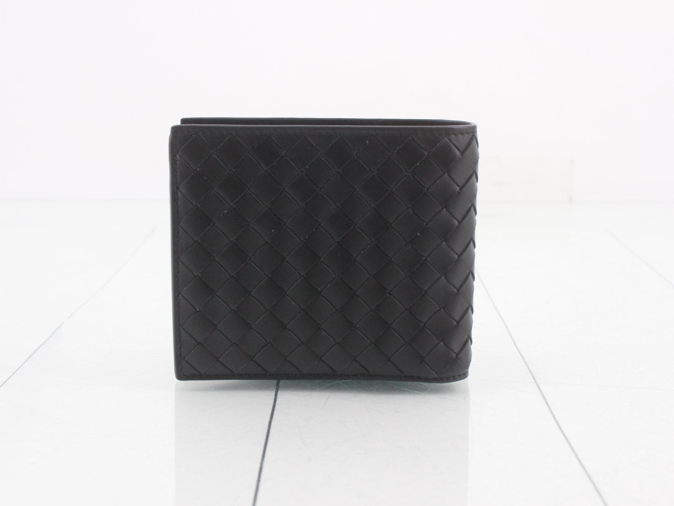 wallet — view 2